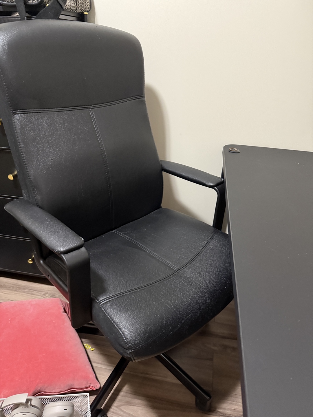 IKEA Black Desk and Office Chair - photo 5