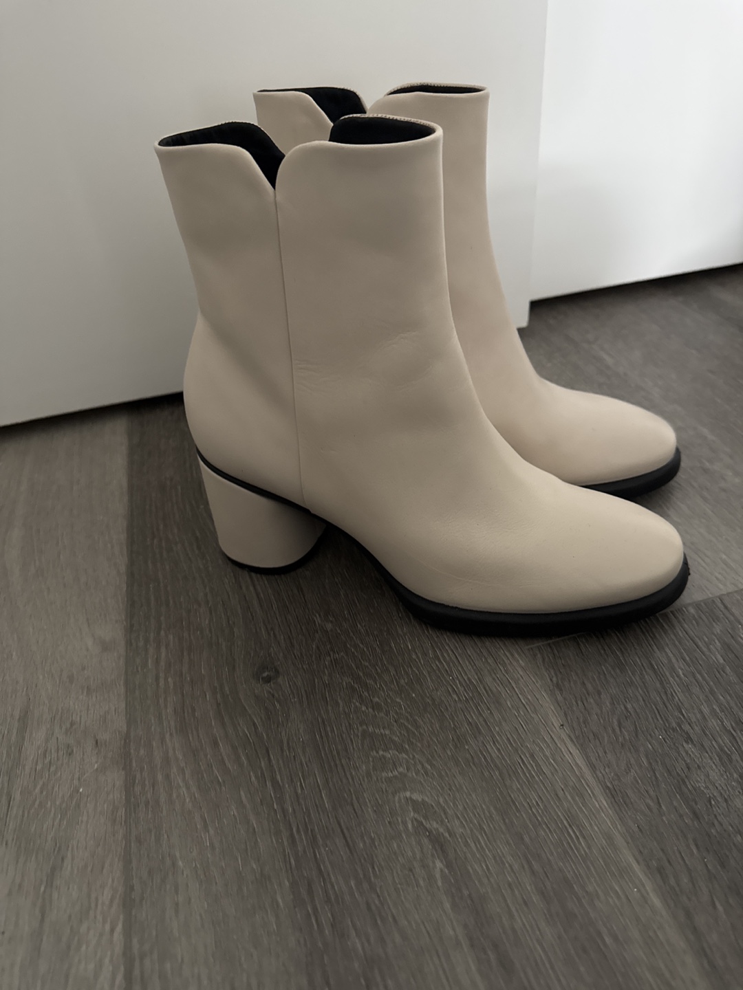 ECCO White Leather Ankle Boots - photo 2