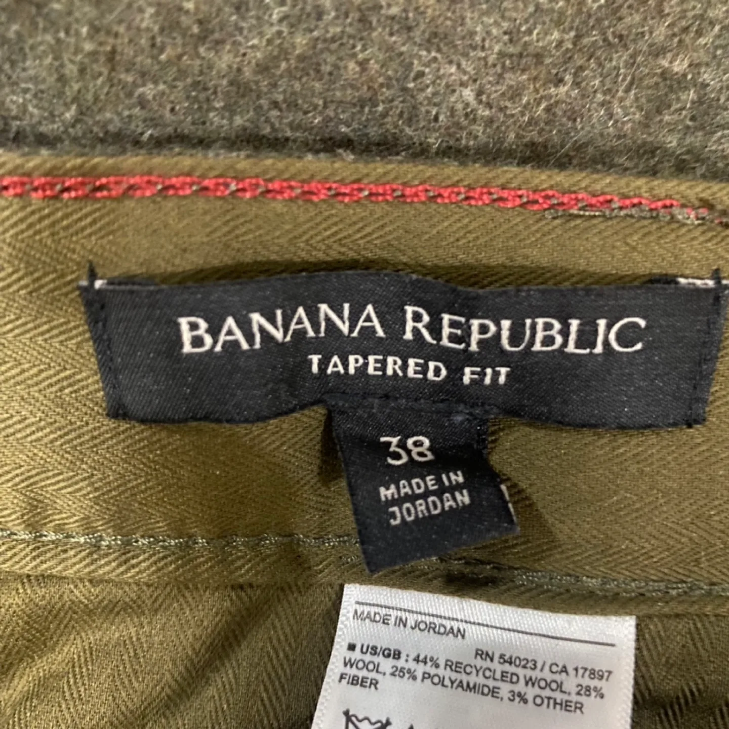 Banana Republic Tapered Fit Cargo Pants Size 38 image indicator(4)