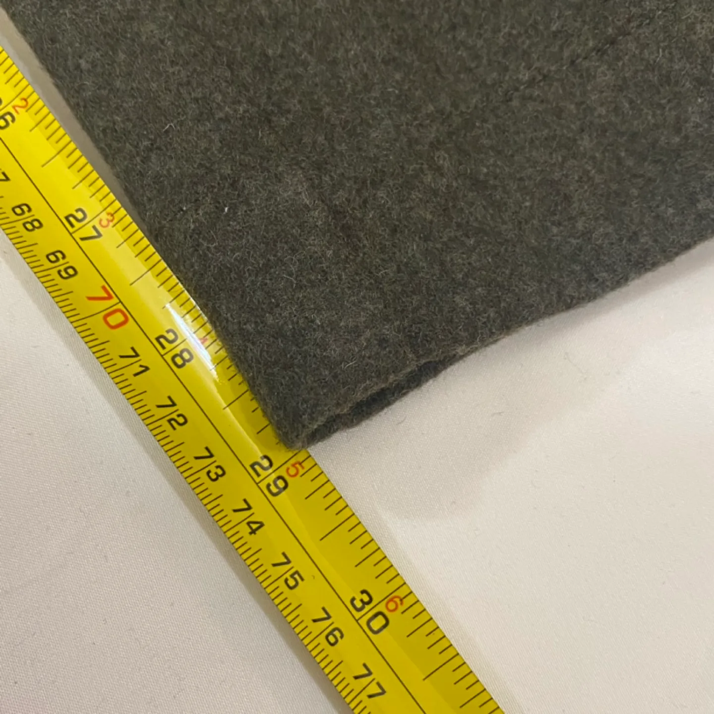 Banana Republic Tapered Fit Cargo Pants Size 38 image indicator(7)