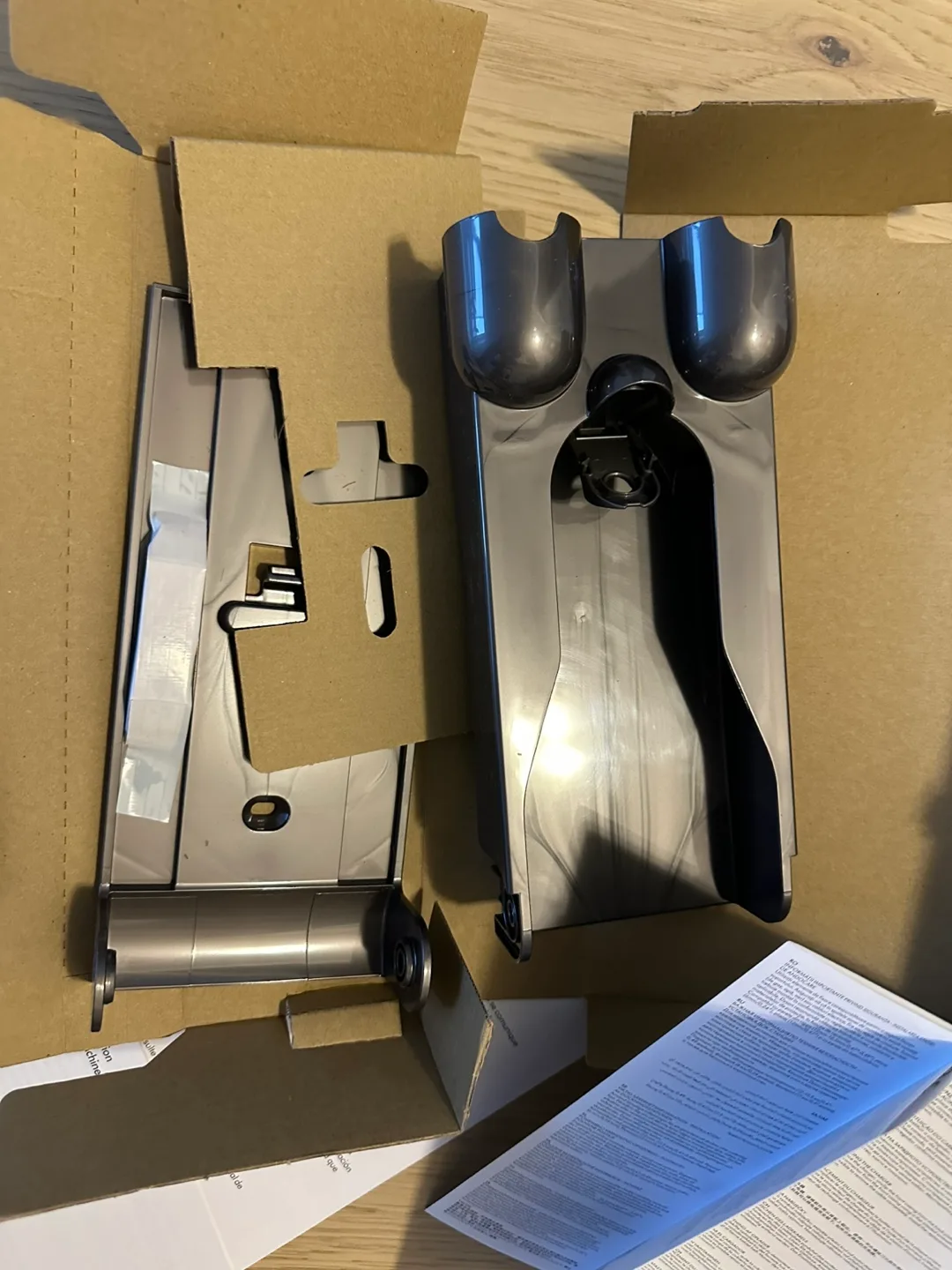 Dyson Vacuum Wall Mount image indicator(2)