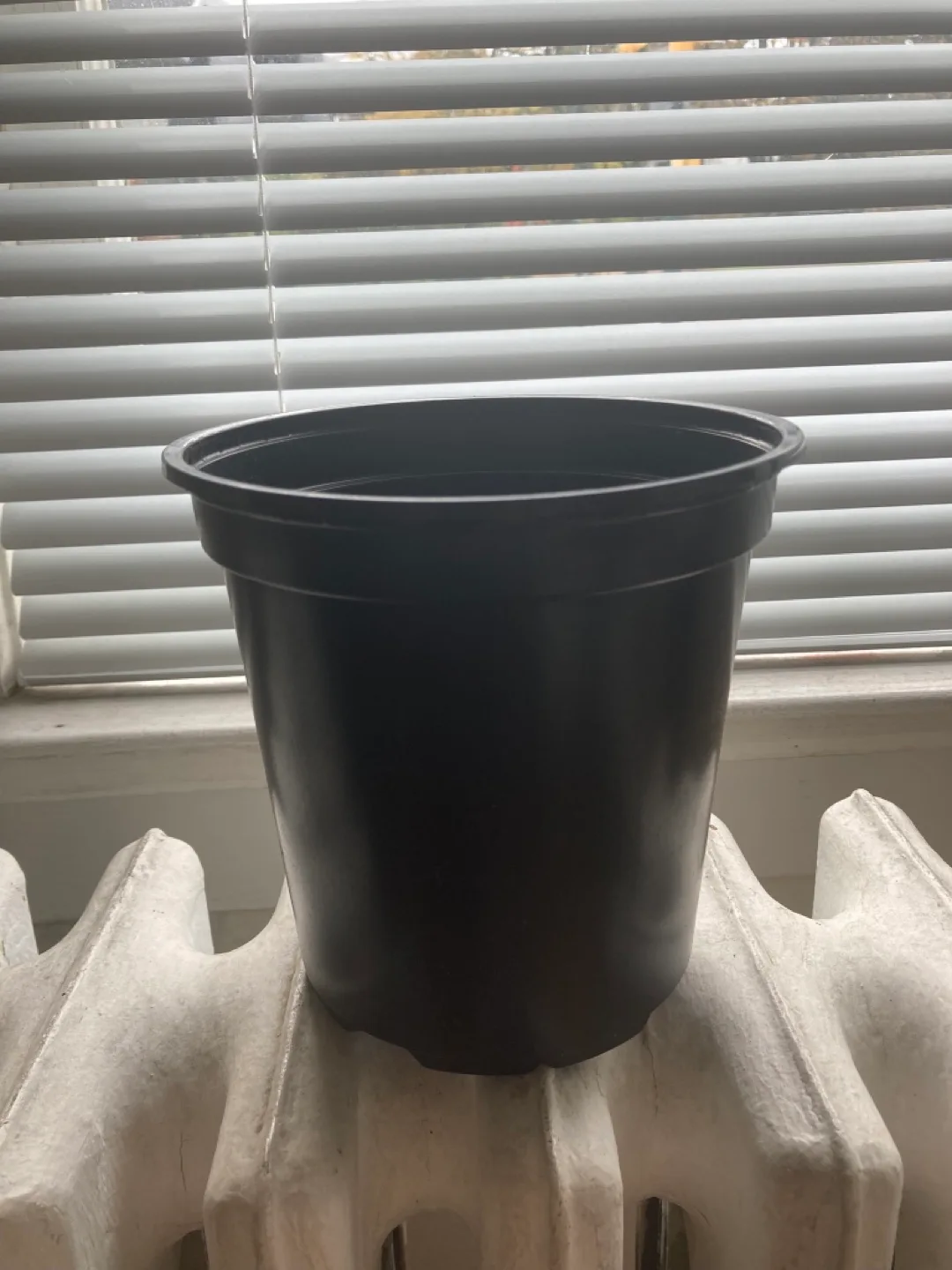 #freecycle Plastic Plant Pots image indicator(2)