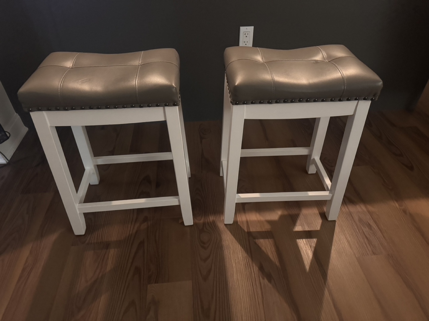Set of 2 White Bar Stools