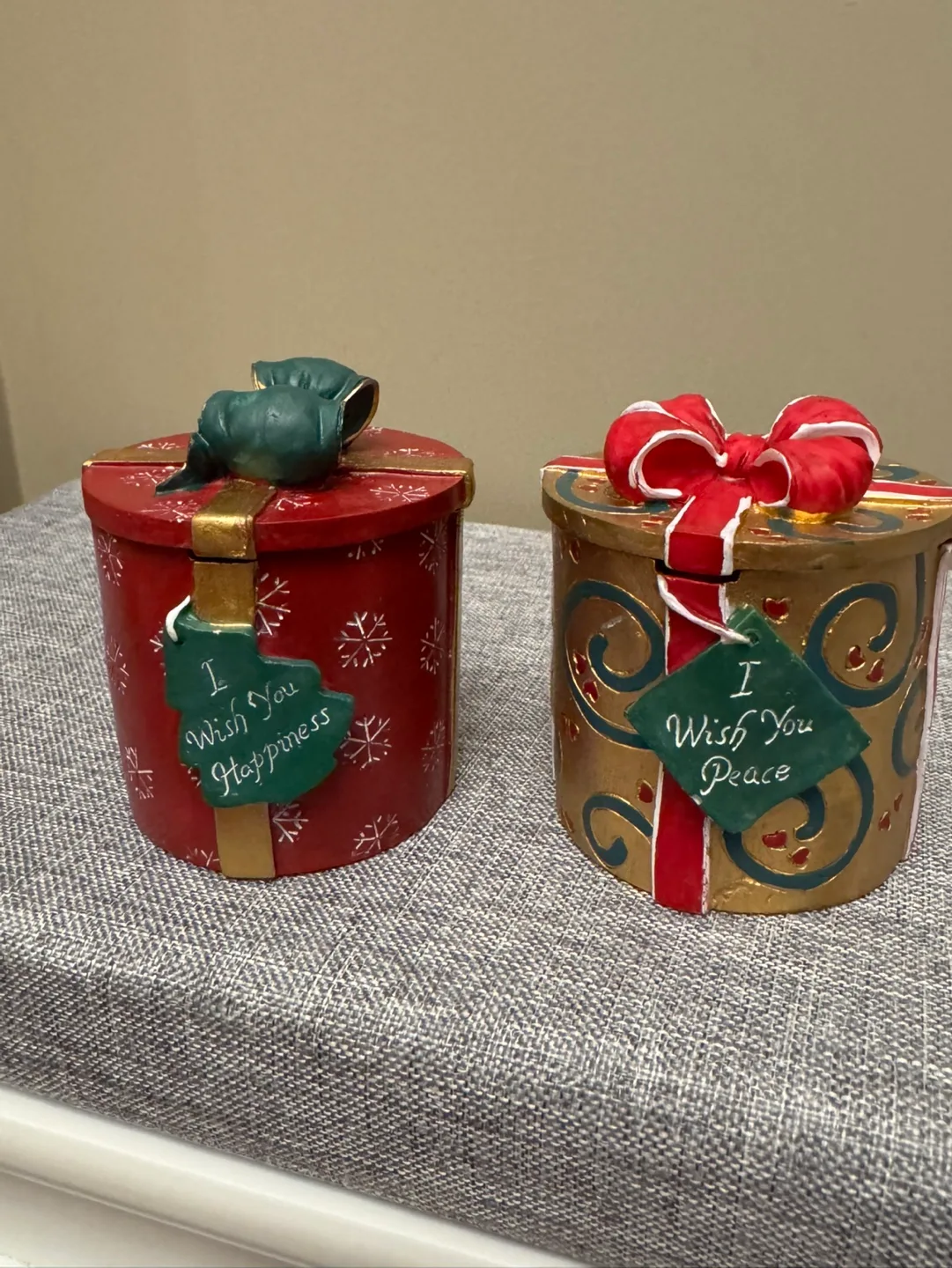 Set of 2 Christmas Gift Boxes image indicator(2)