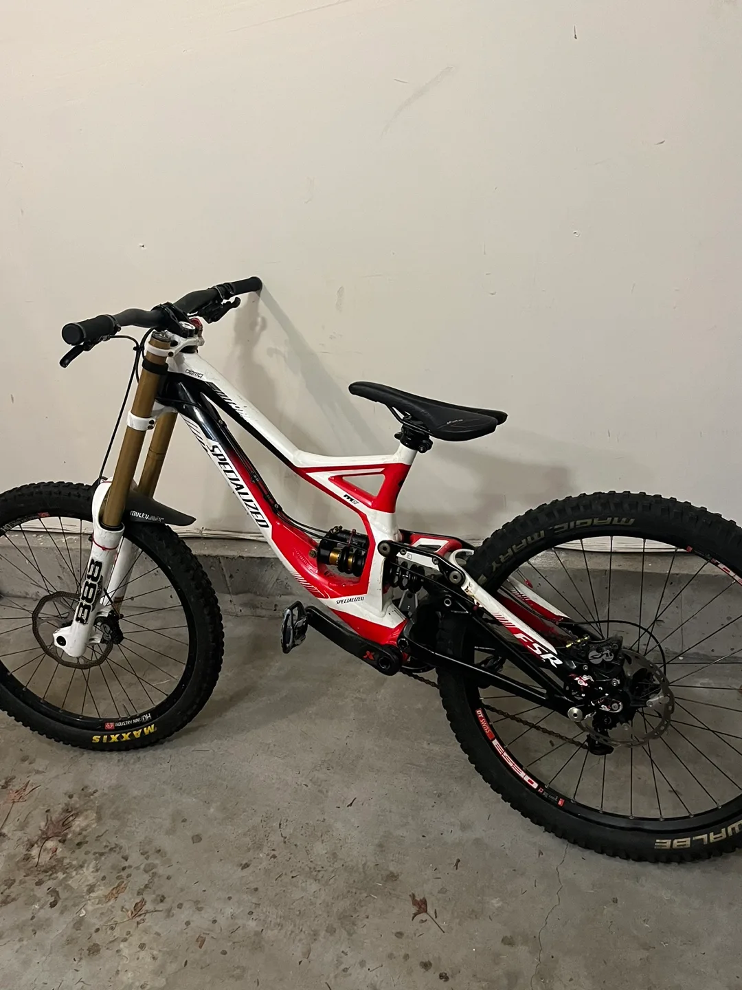 Specialized Demo downhill Mountain Bike image indicator(3)
