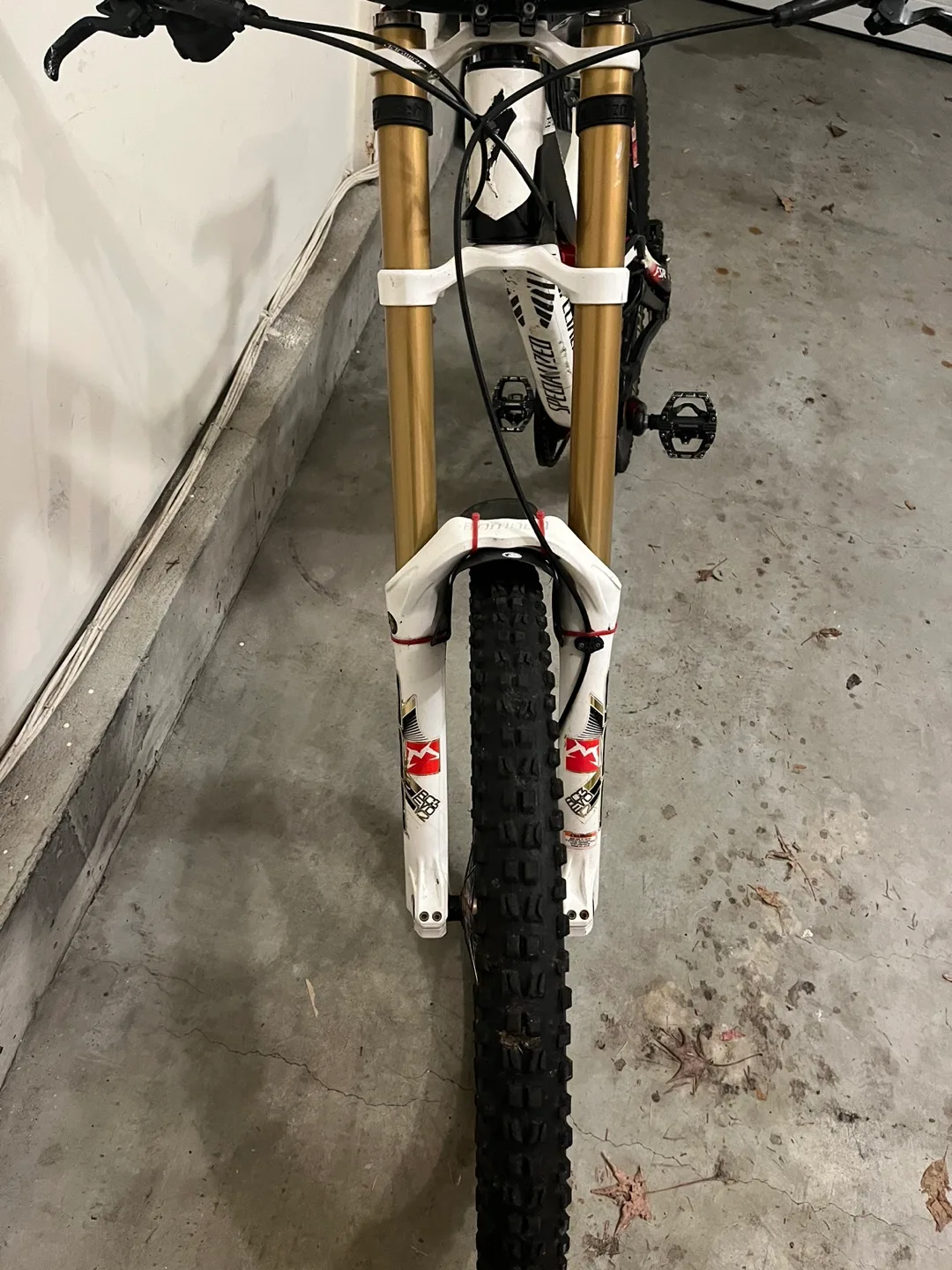 Specialized Demo downhill Mountain Bike image indicator(2)