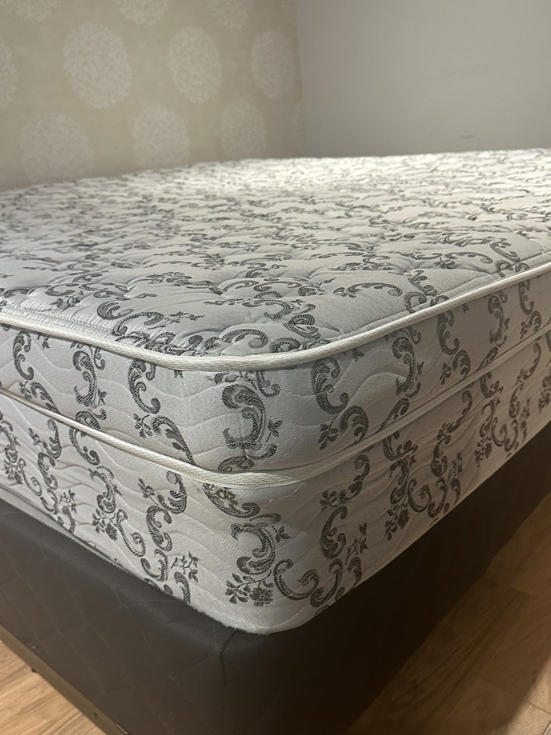 Queen Mattress and Boxspring Set - photo 5