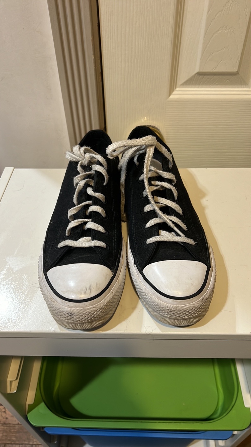 Converse Chuck Taylor All Star Low Top Sneakers