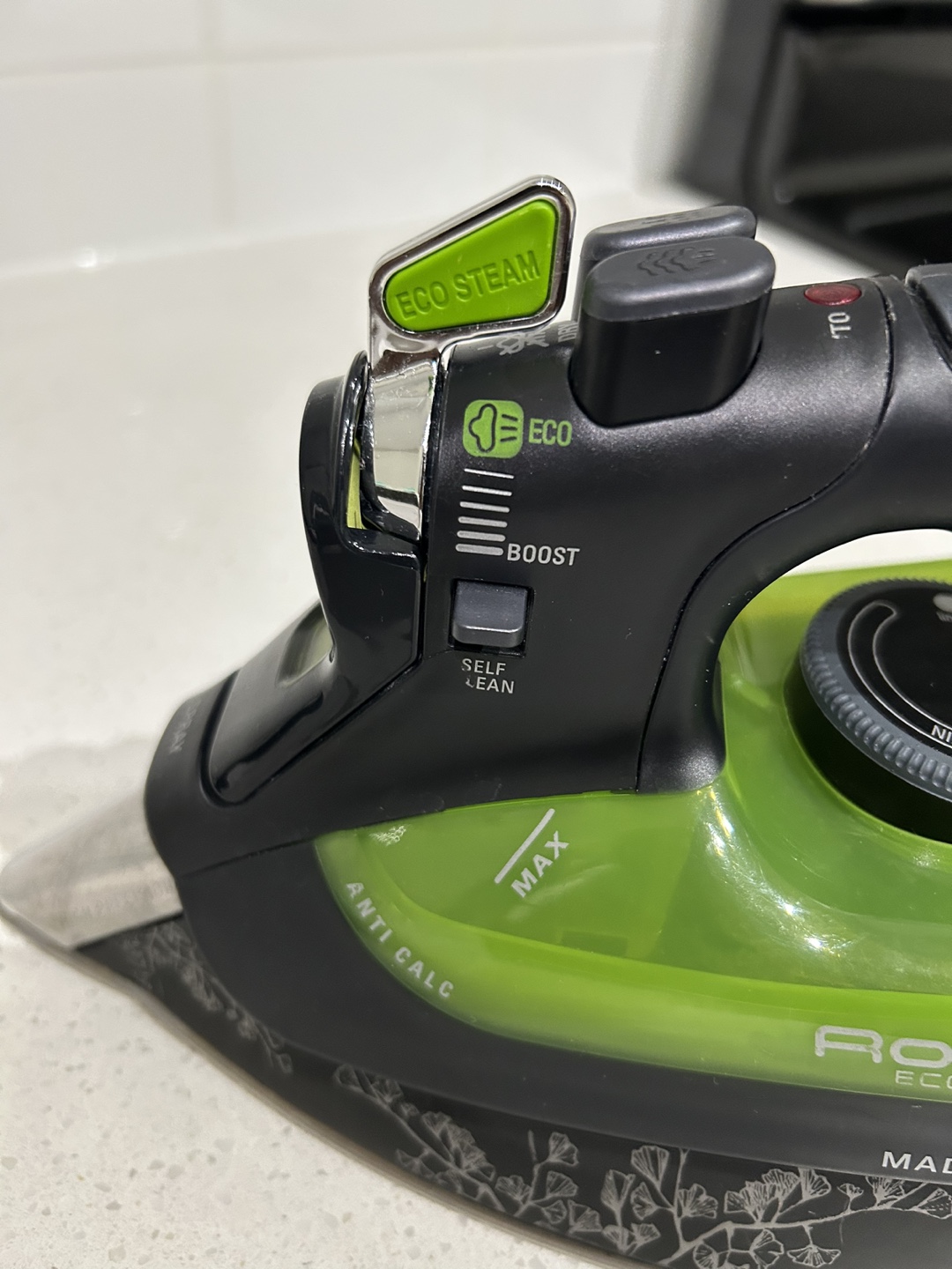 Steam Iron Rowenta Eco IntelliSteam Iron - photo 3