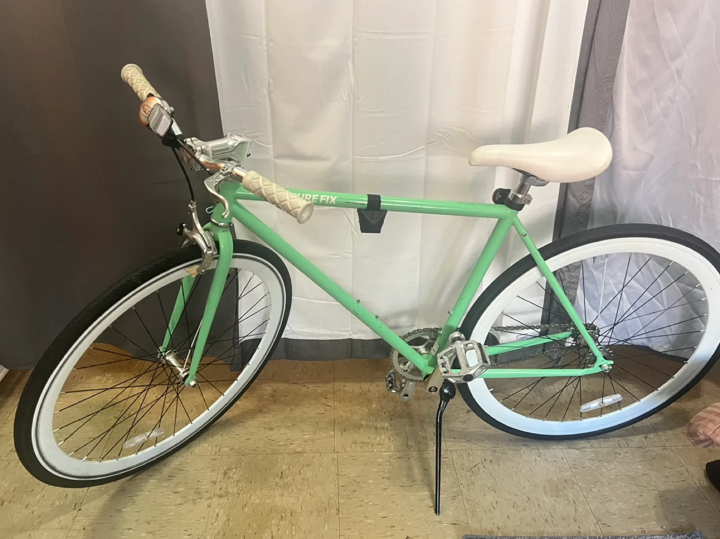 Pure Cycles Original Green Fixed Gear Bike image indicator(3)