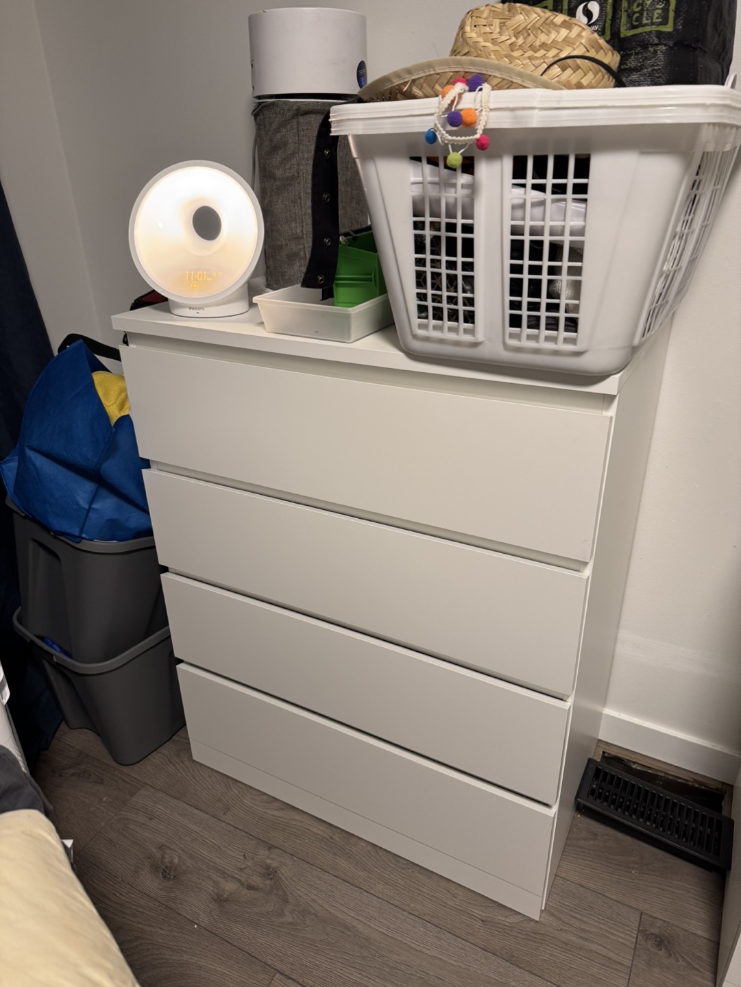 IKEA MALM 4-drawer Dressers - photo 2