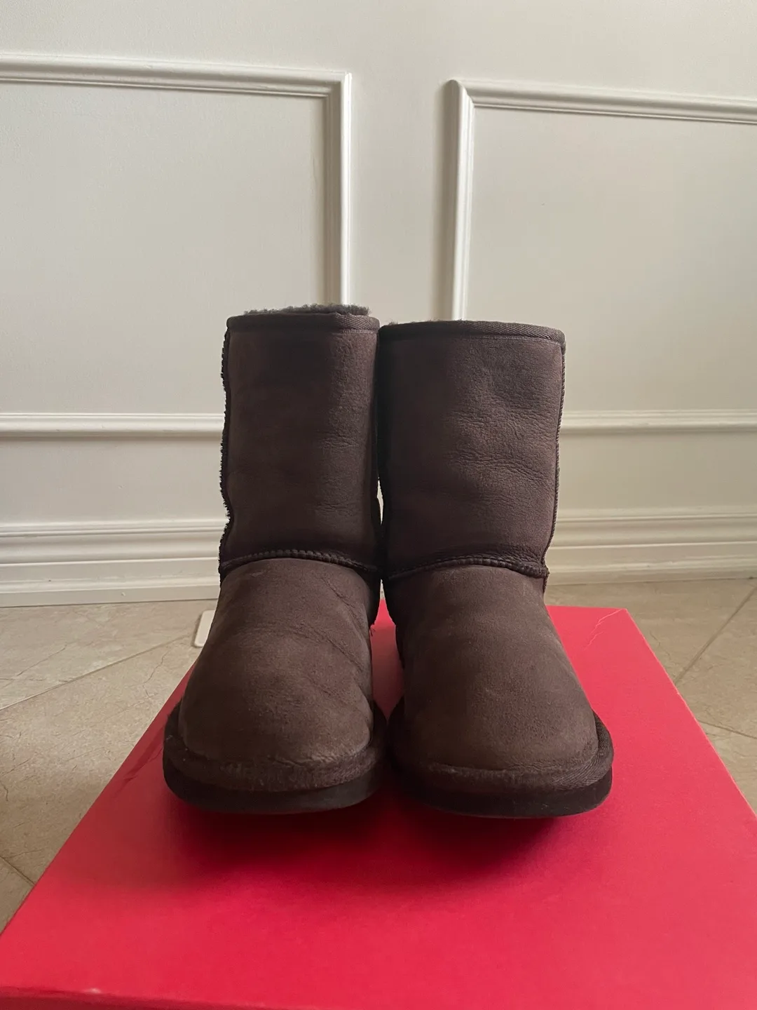 UGG boots image indicator(2)