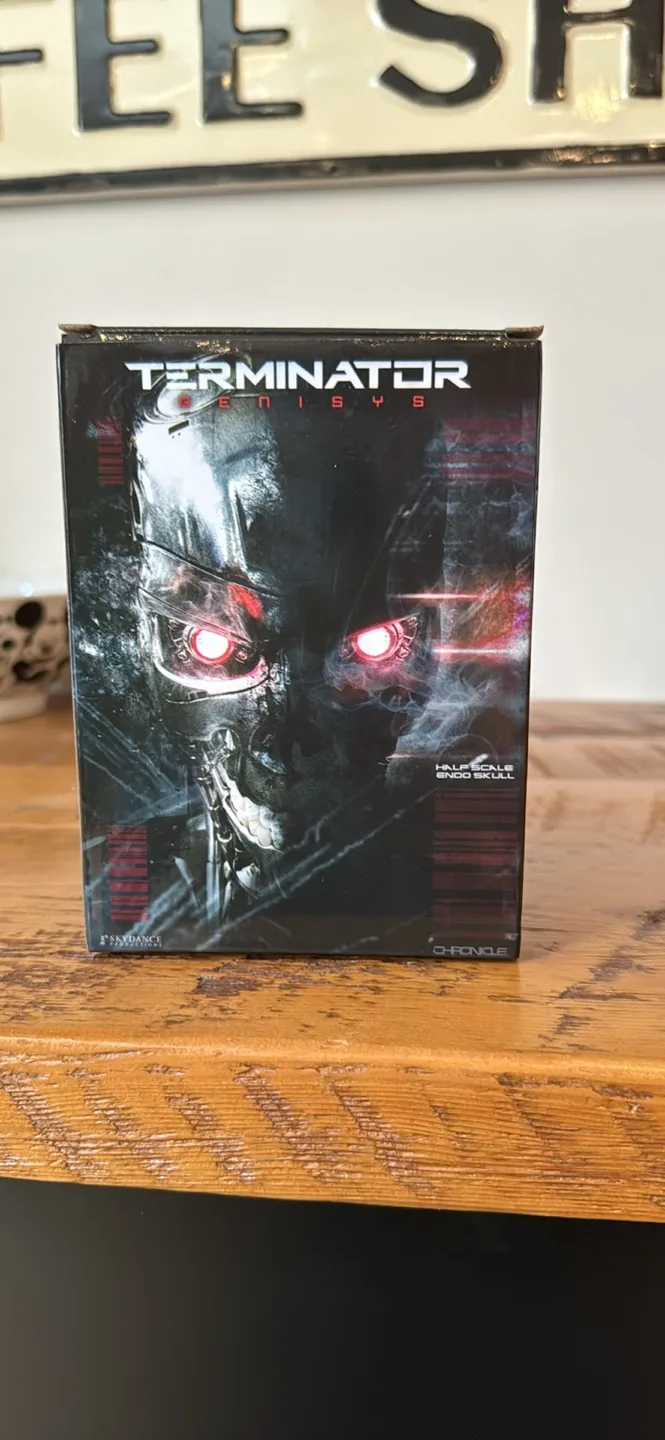 Terminator 2: Judgement Day Half Scale Endo Skull image indicator(3)