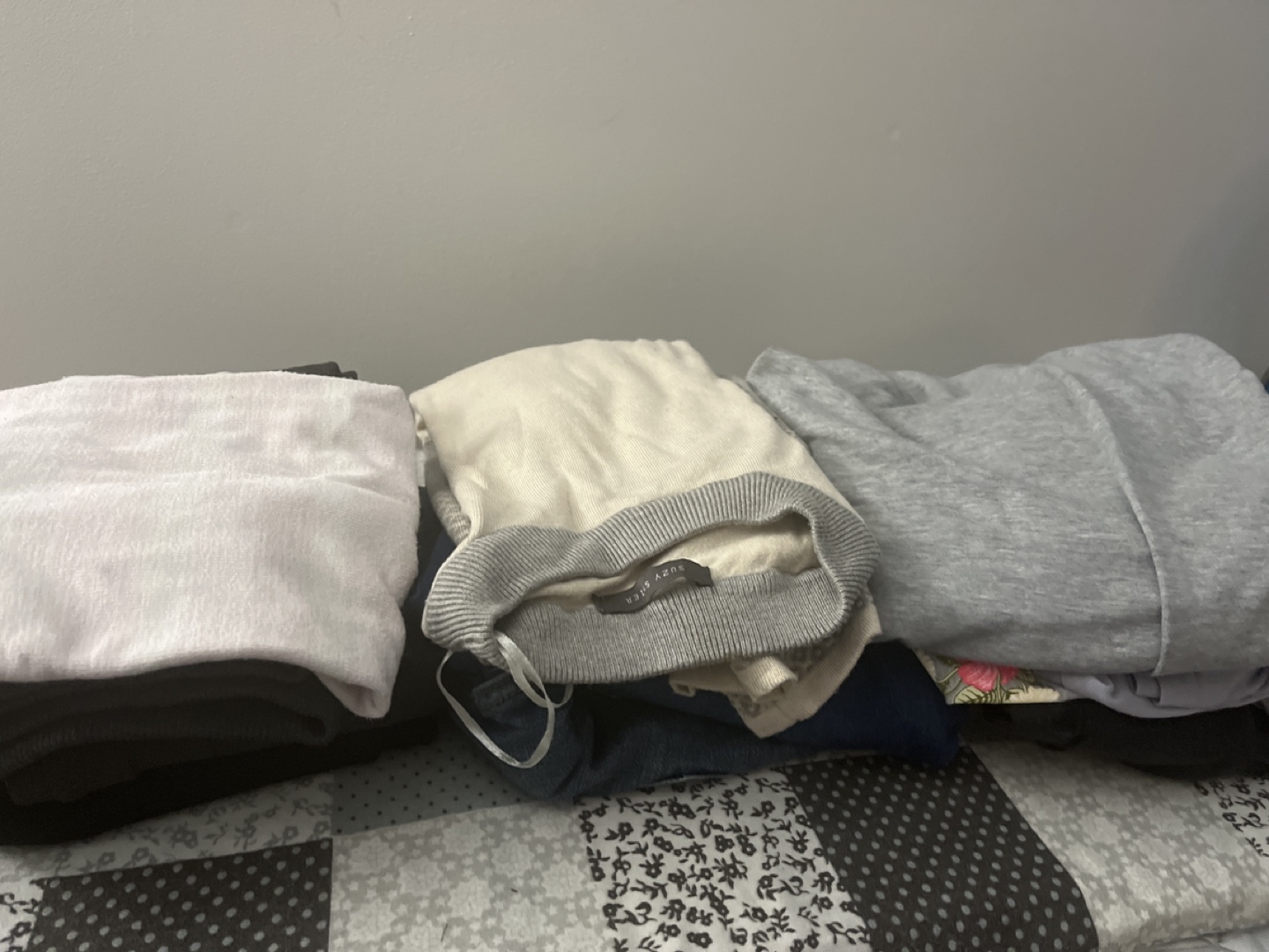 Bunch of clothes # freecycle - photo 3