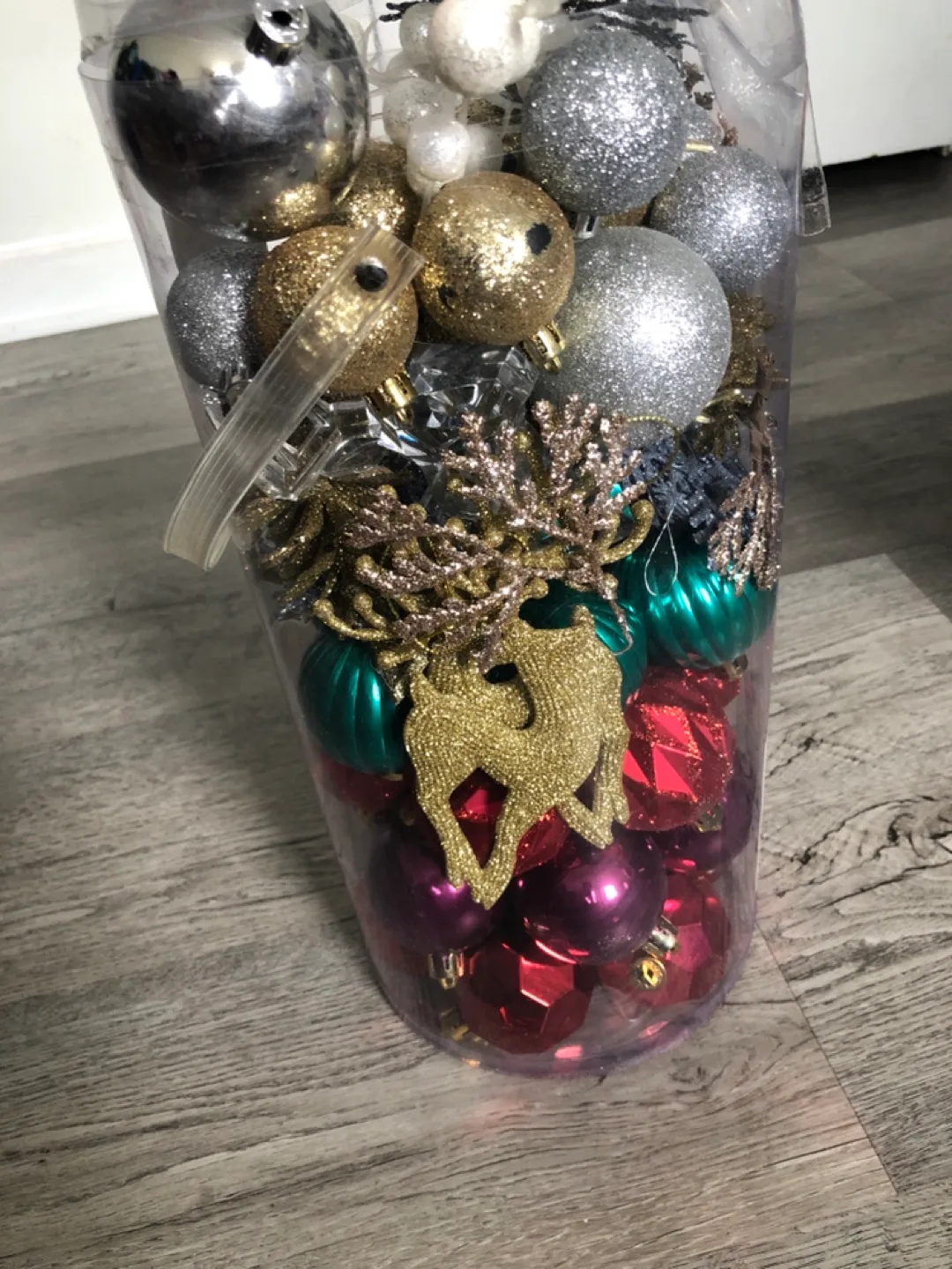 Noma 6.5 ft Artificial Christmas Tree image indicator(8)