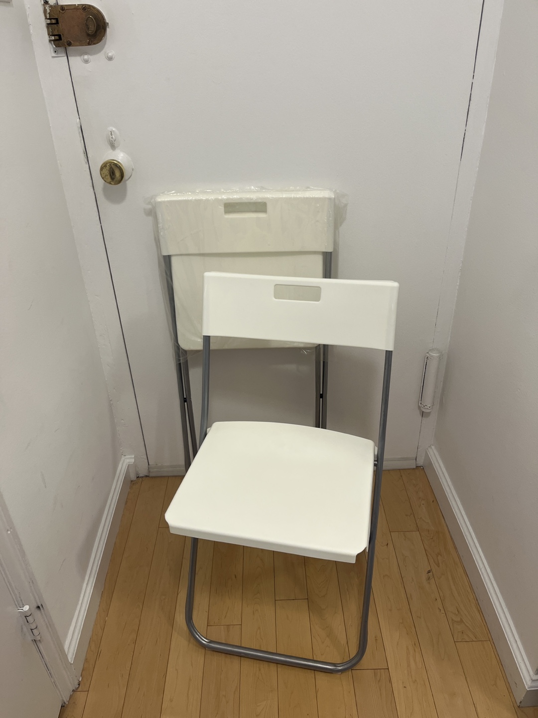 White Folding Chairs (Set of 2)