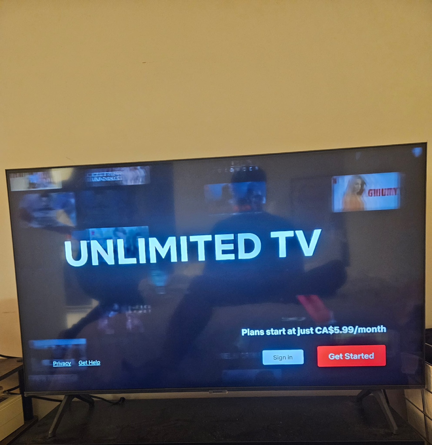 Samsung 43" 4K UHD HDR LED Tizen Smart TV