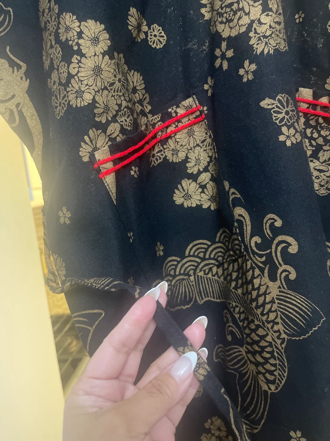 Black & Gold Koi Fish Print Kaftan image indicator(4)