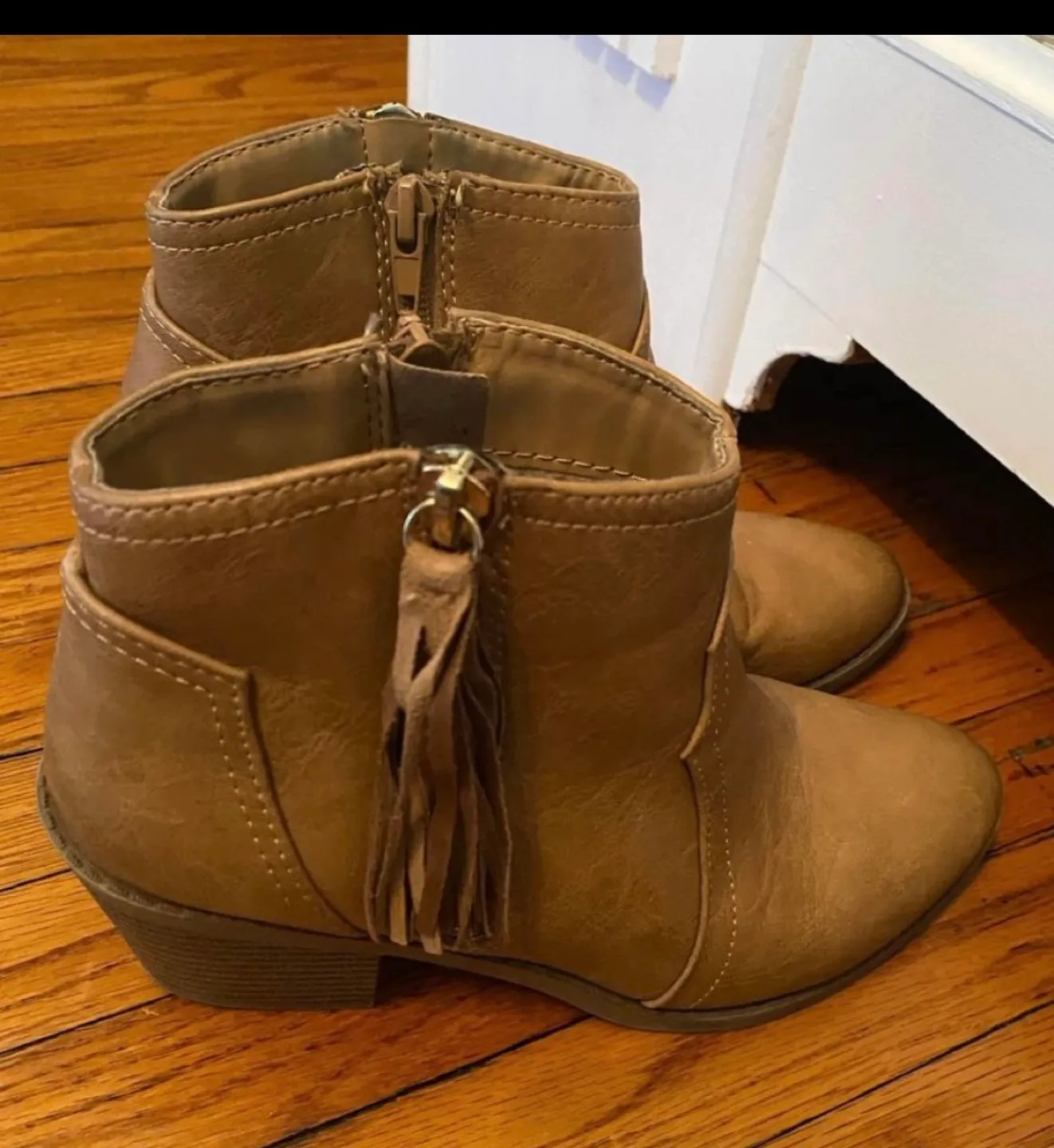 Brown boots size 5 1/2 (Final Price) image indicator(2)