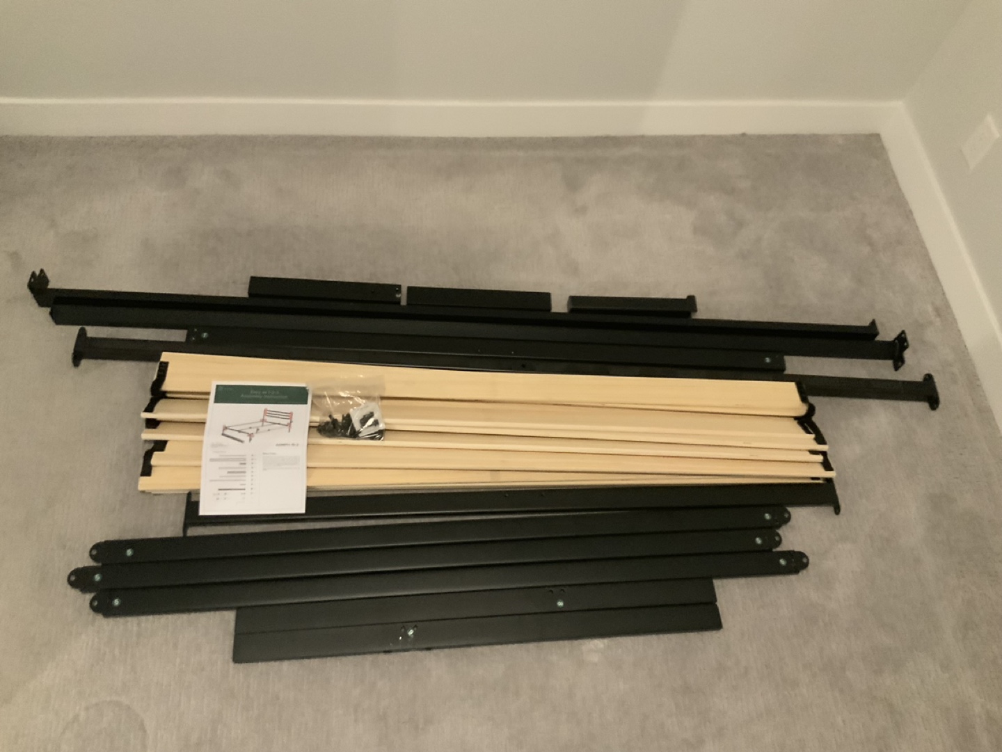 Queen bed frame - photo 2