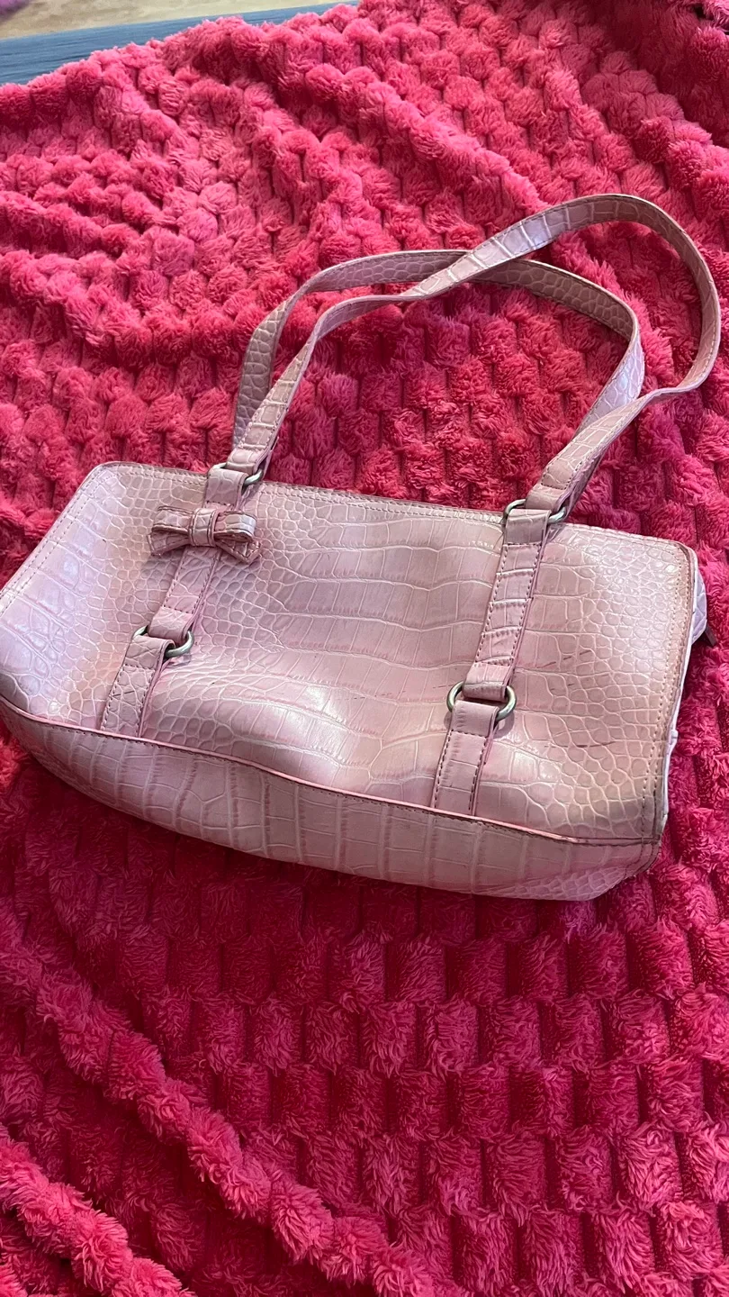 Pink Crocodile-Embossed Handbag #freecycle thumbnail