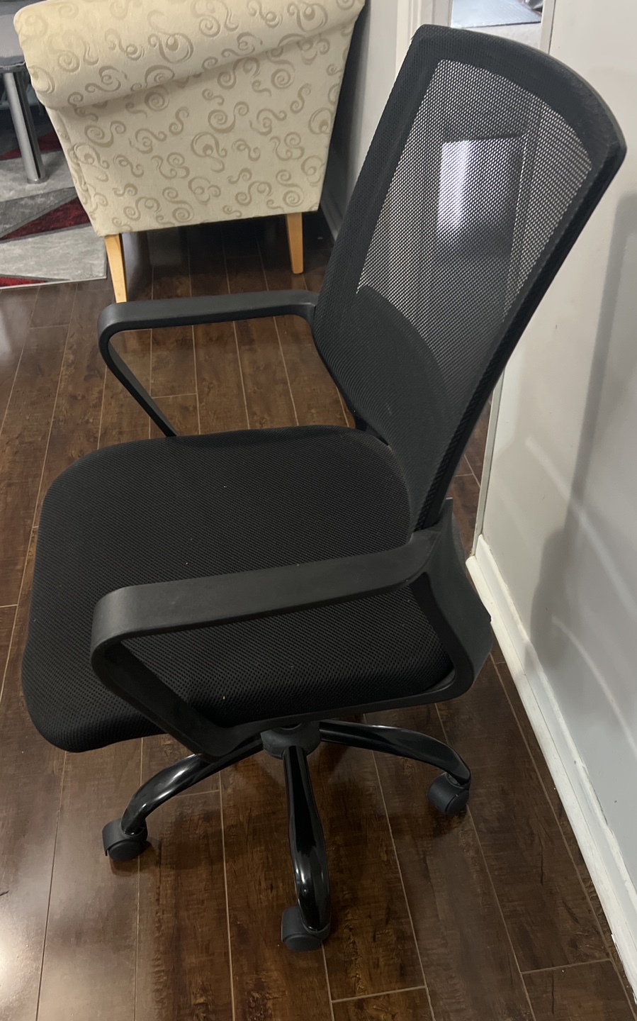 Black Mesh Office Chair - photo 2