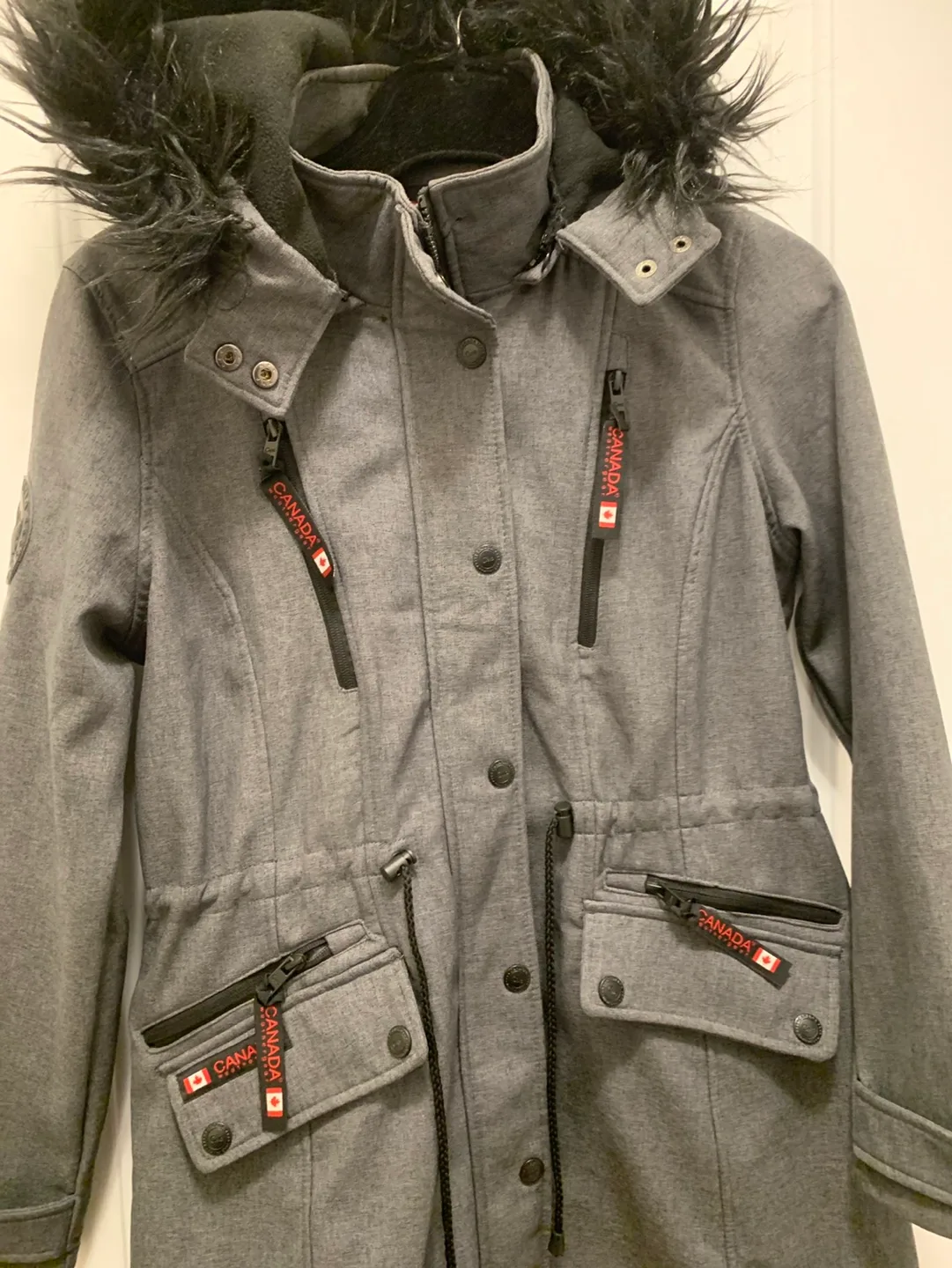 Grey Canada weather gear winter jacket image indicator(2)