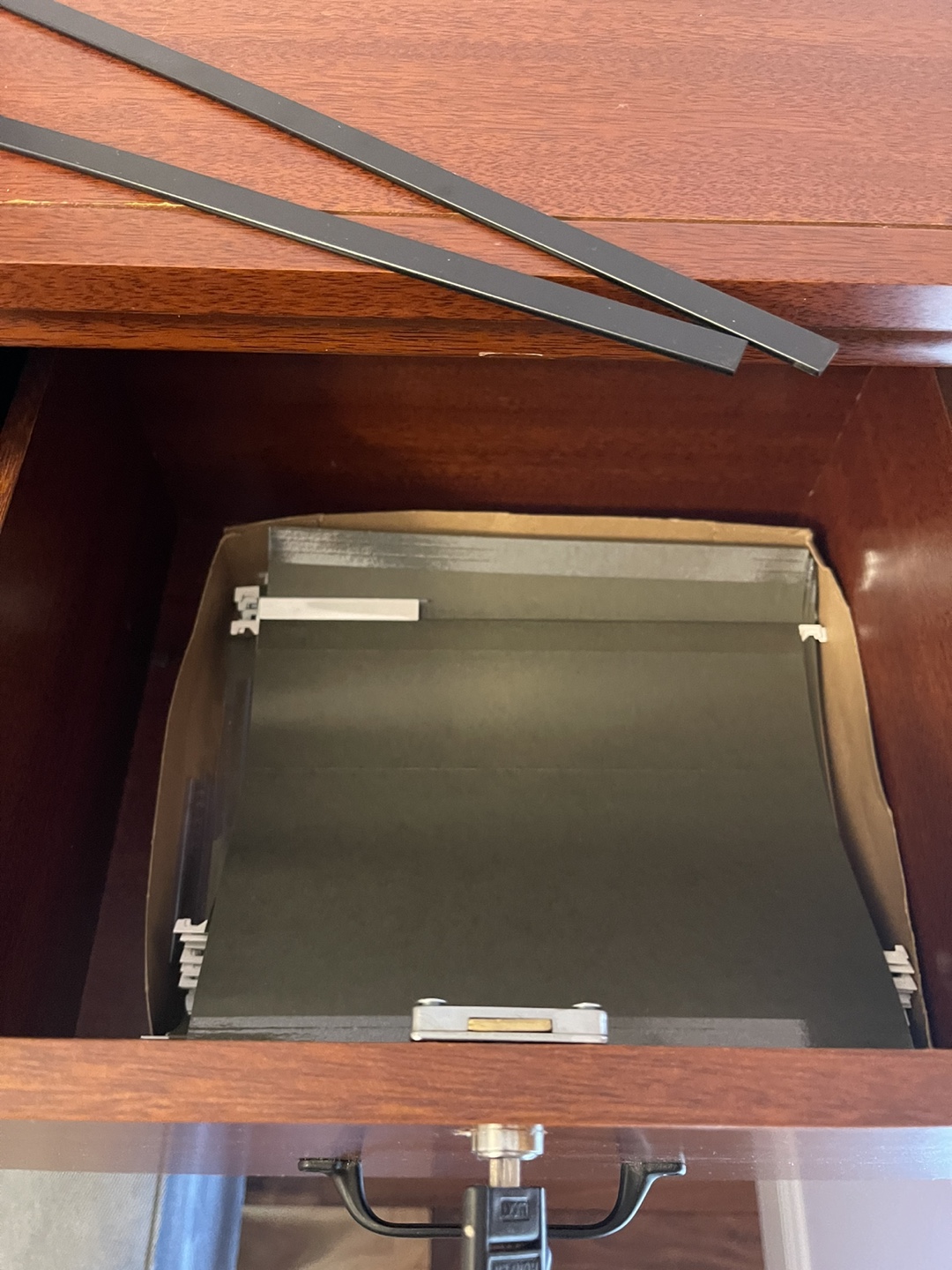 4 Drawer Lateral File Cabinet - photo 4