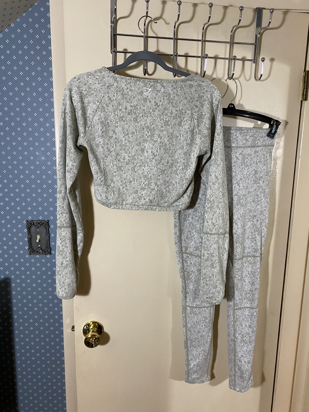 Grey and White  Workout Set with Thumb Holes - photo 3