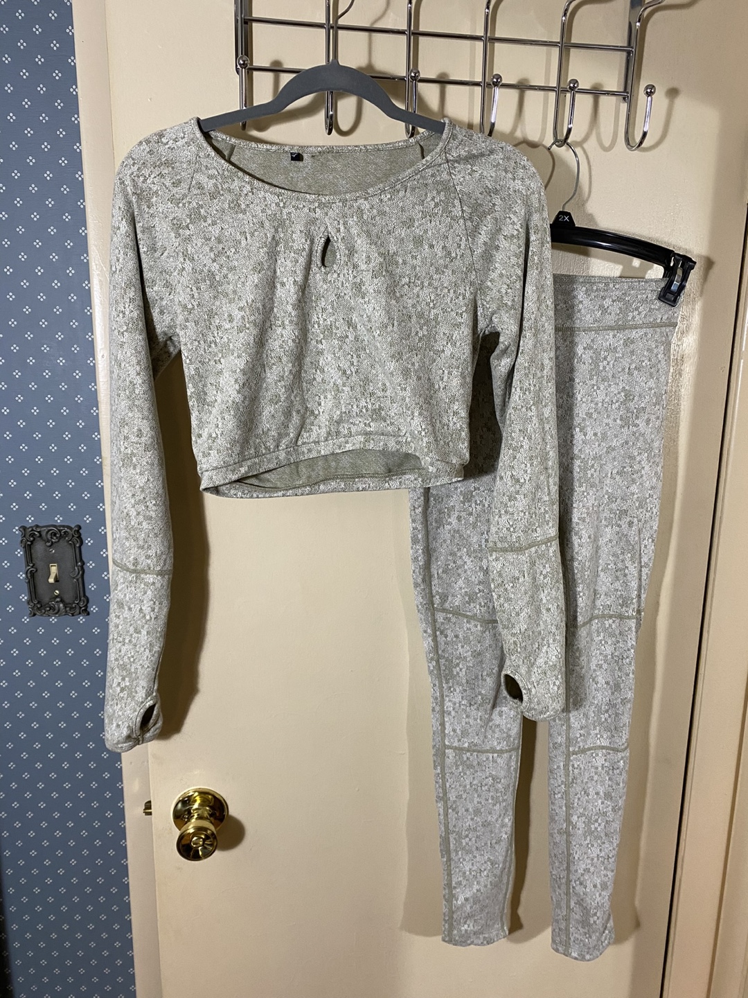 Grey and White  Workout Set with Thumb Holes - photo 4