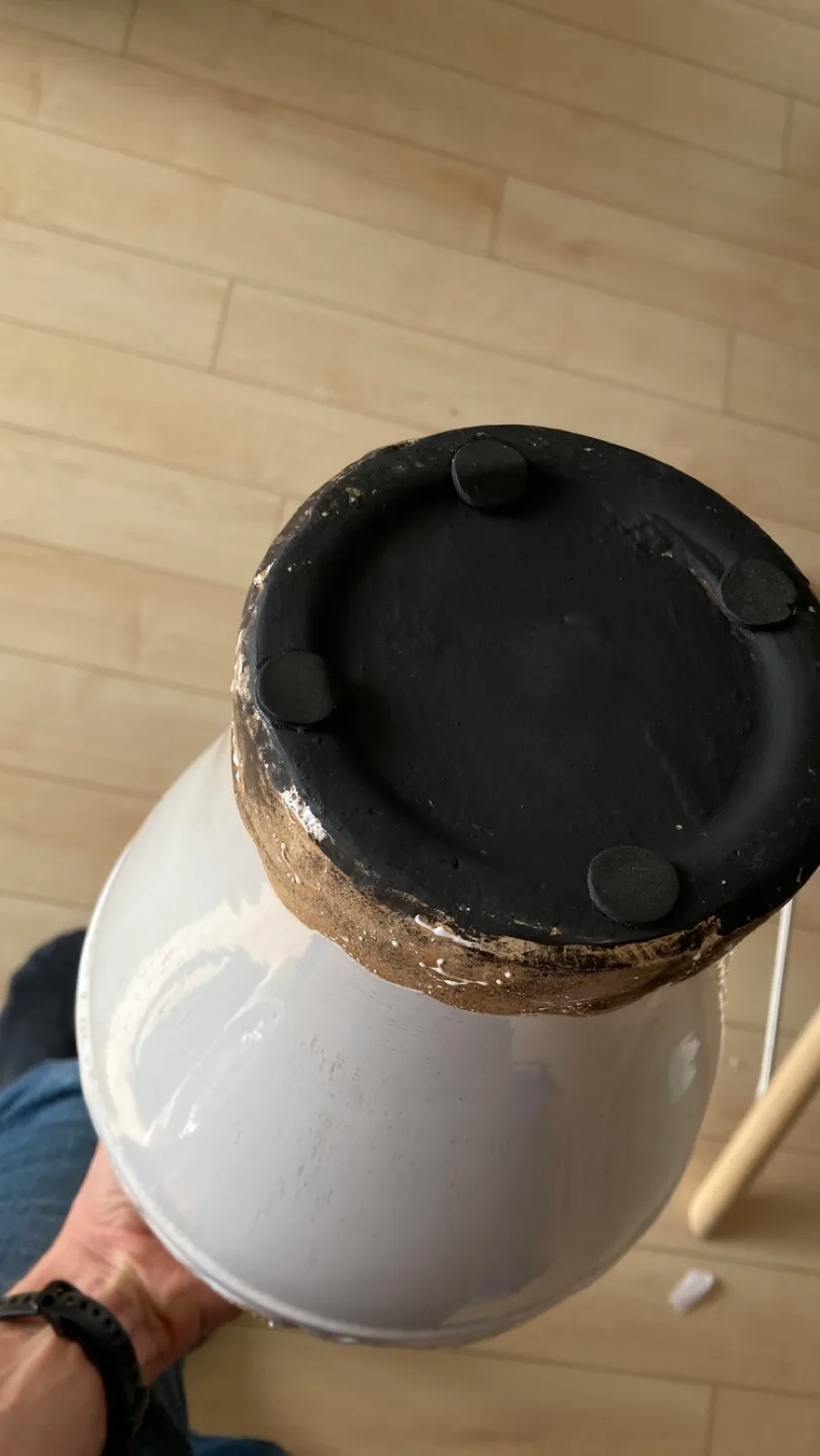 White Ceramic Vase image indicator(3)