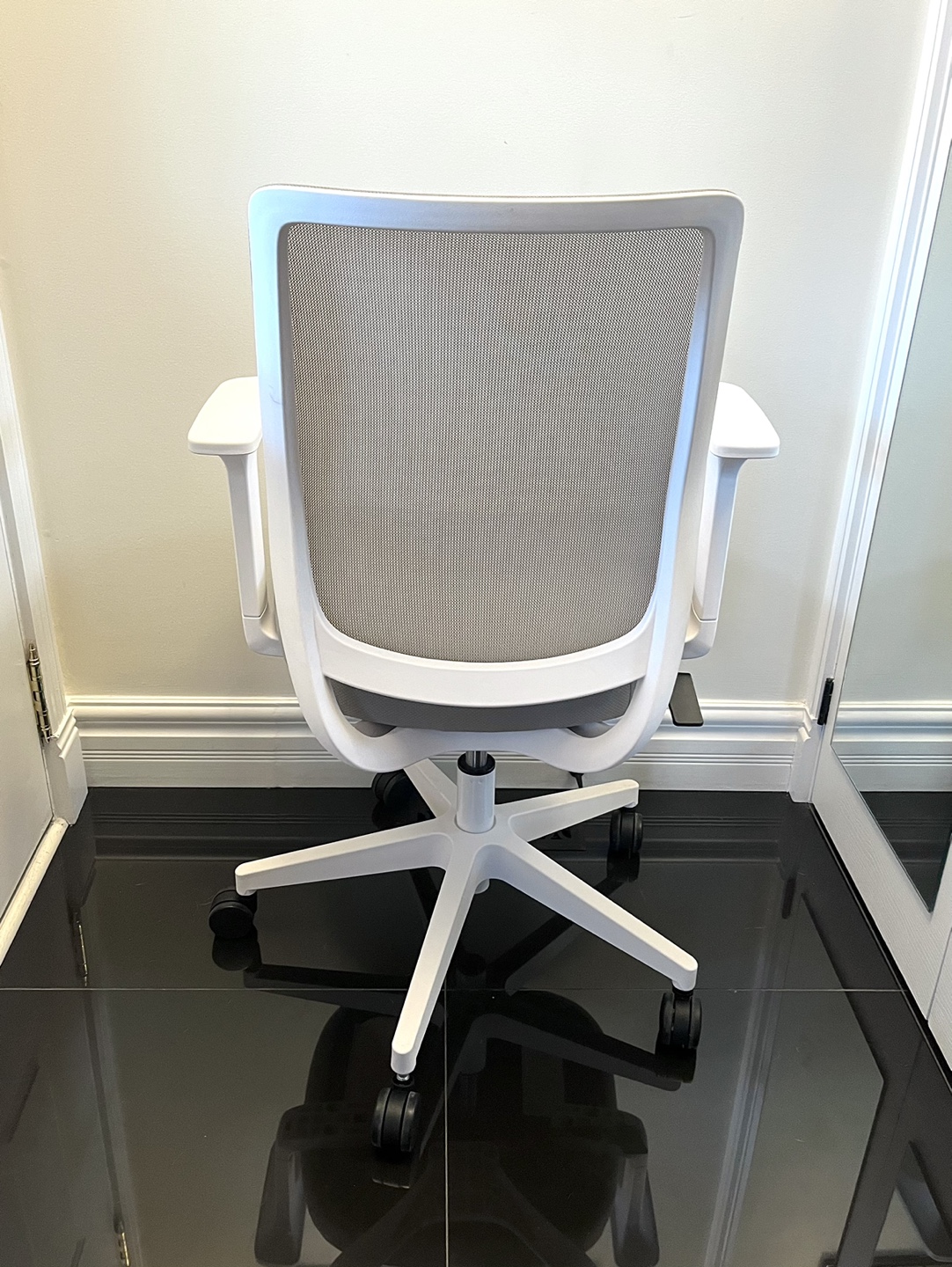 Staples Mesh Back Office Chair - Grey - photo 4