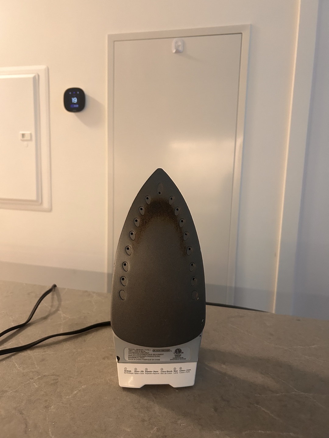 Black + Decker Iron - photo 3
