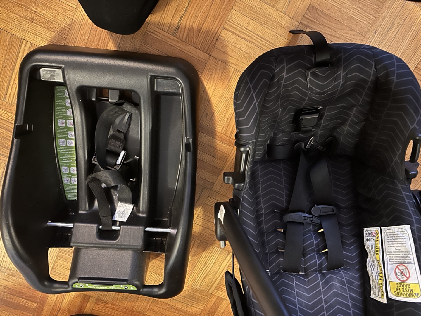 Car seat and base - photo 3