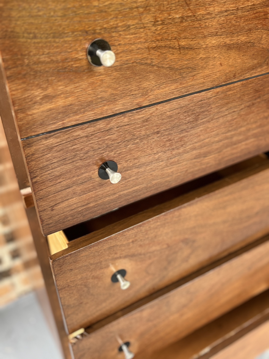 Mid Century Modern Dresser - photo 2