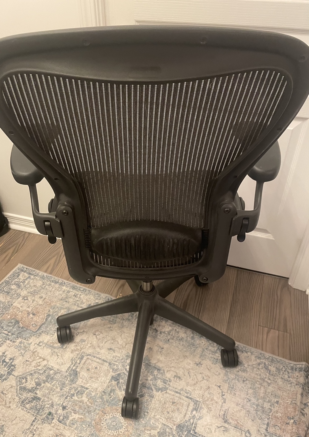 Herman Miller Aeron Desk Chair - photo 2