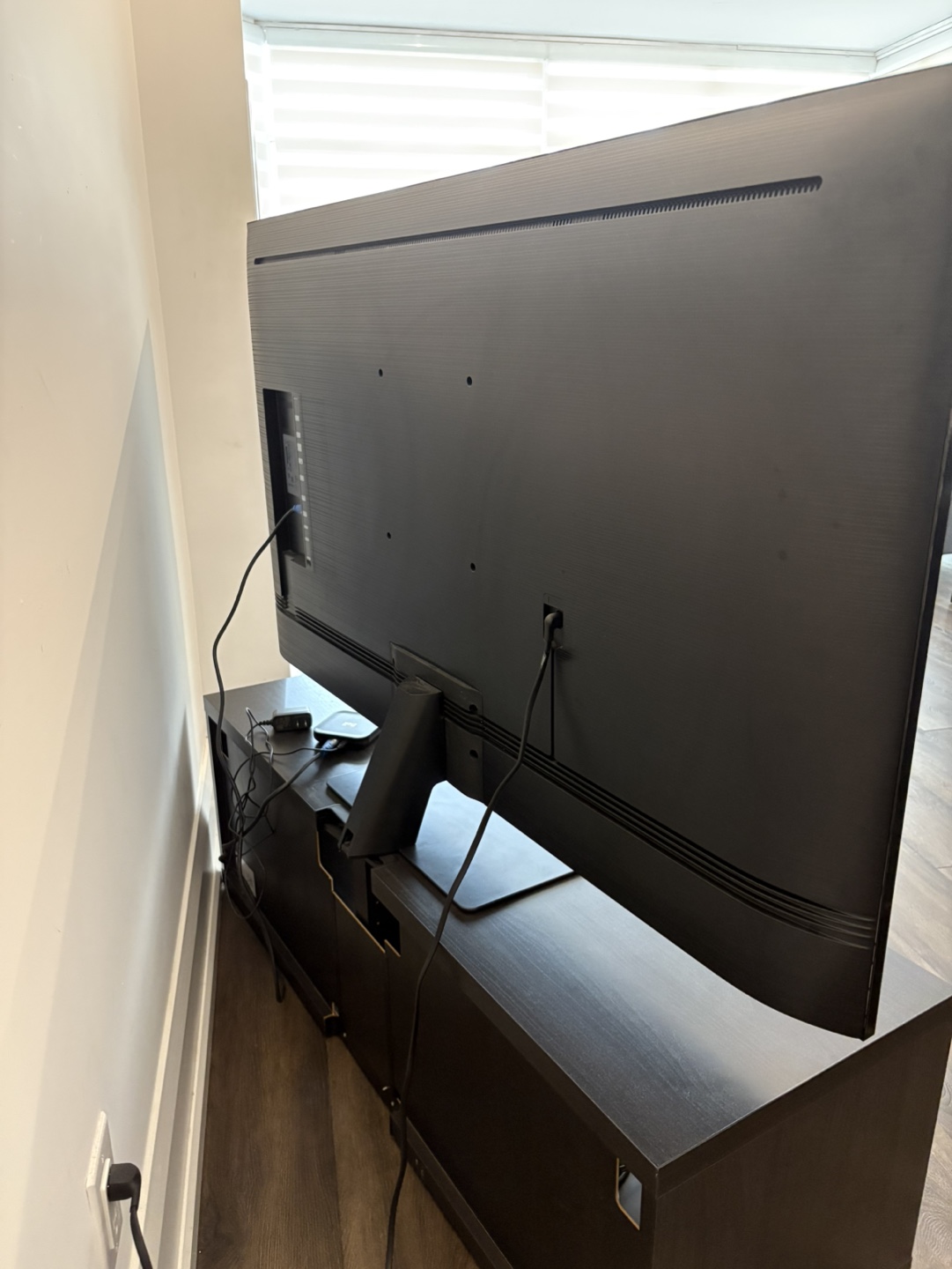 Samsung  50 inch Smart TV - photo 3