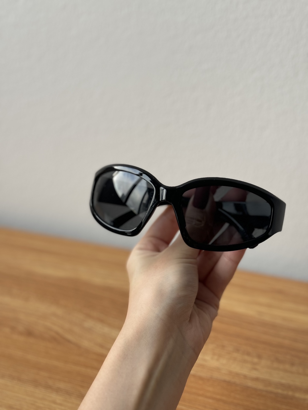 Black Sunglasses - photo 2