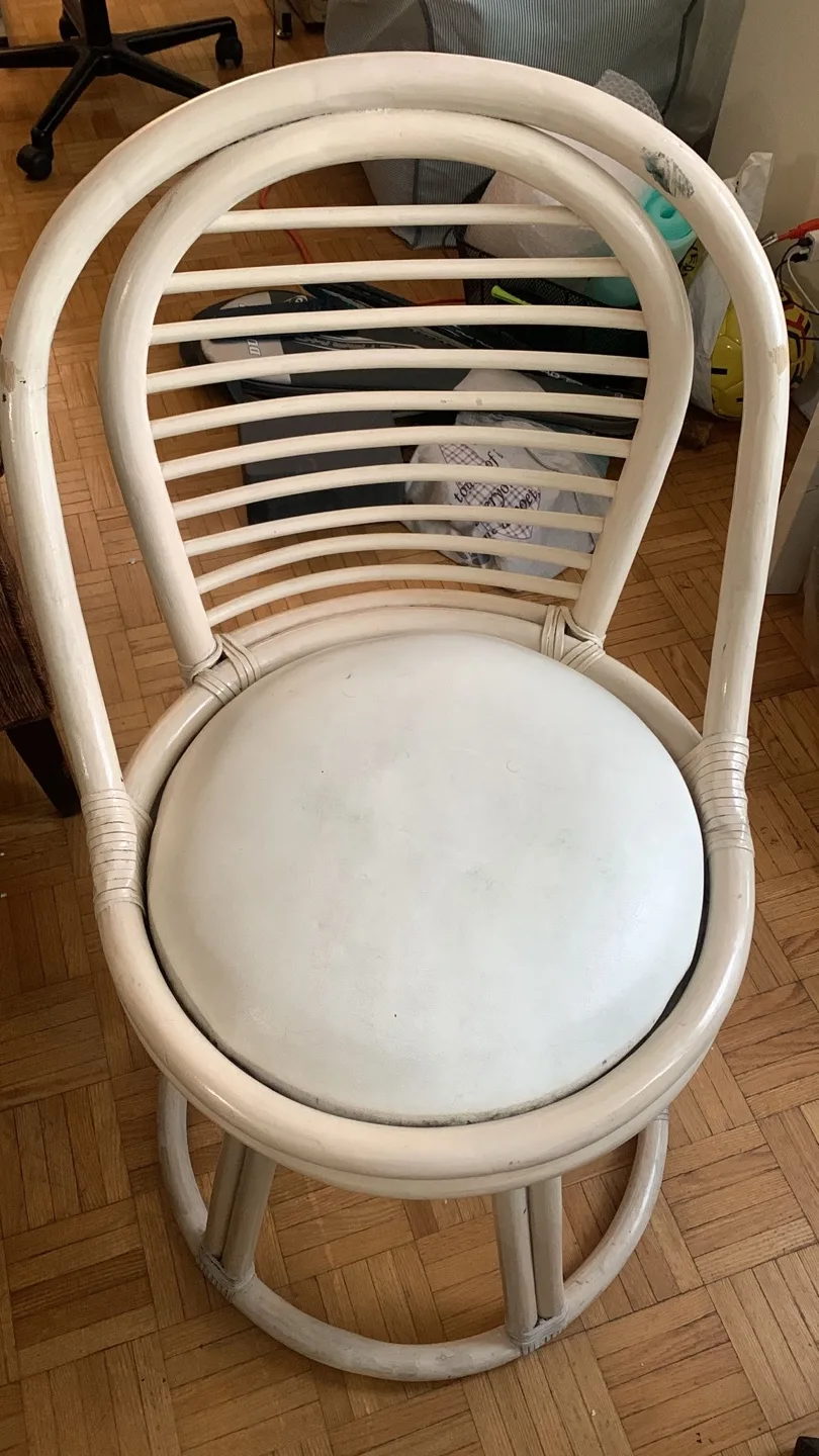 (Moving Sales) Wooden Chairs thumbnail