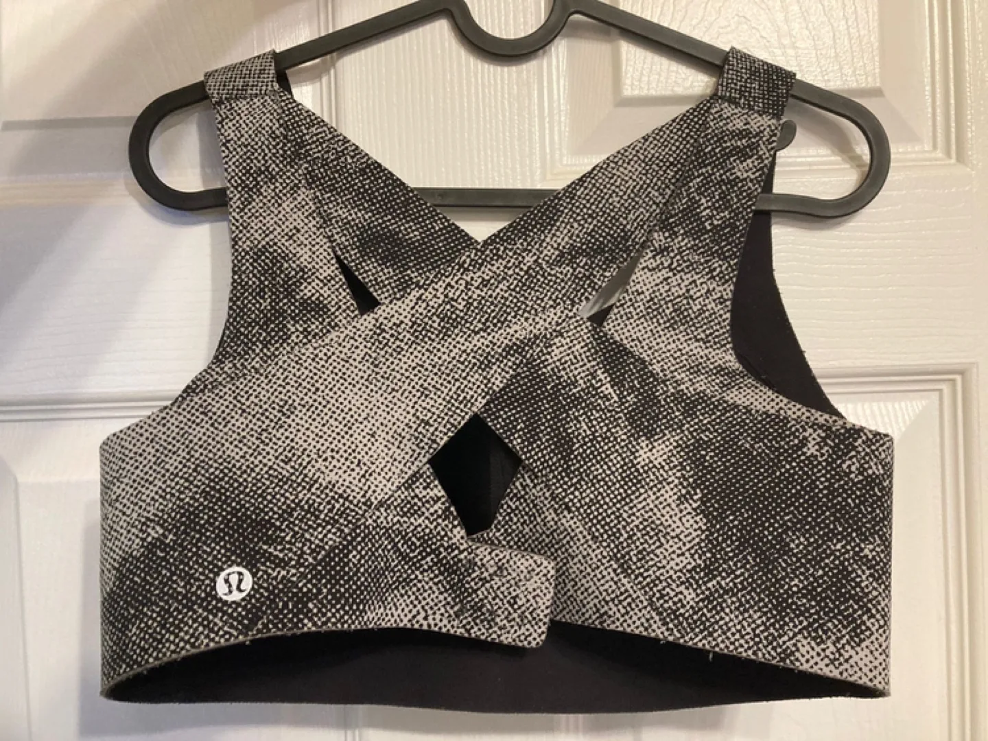 Lululemon Size 36C Black and White Bra image indicator(2)