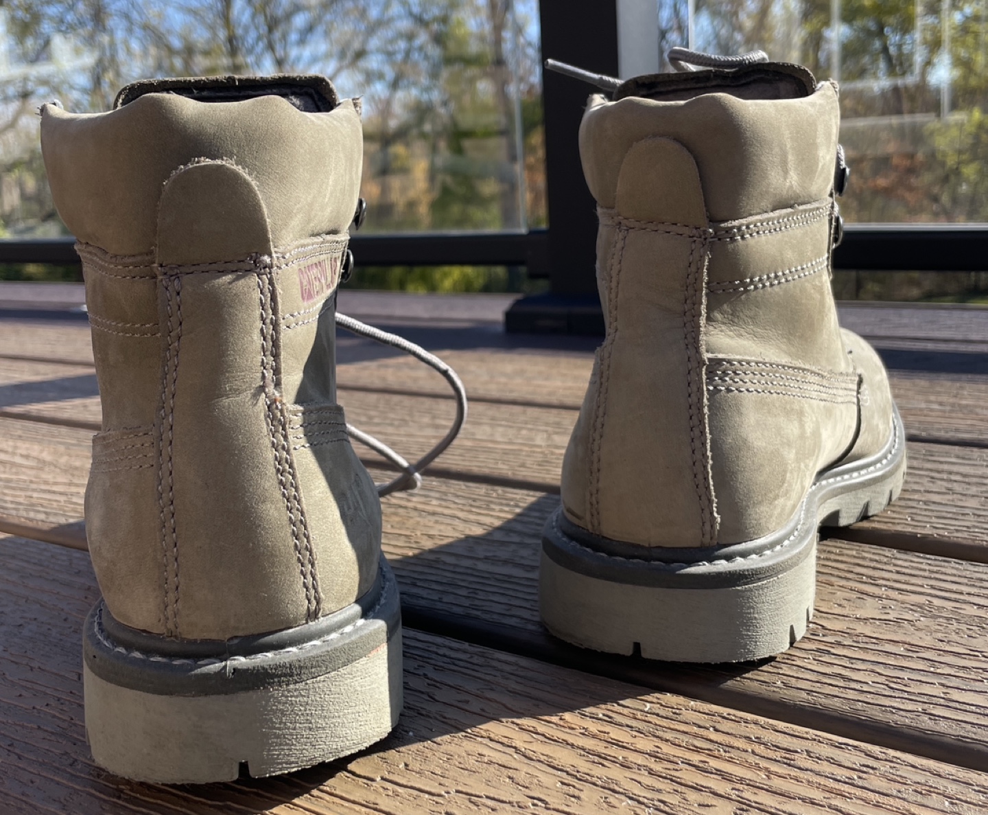 Caterpillar women’s Boots Size 7 - photo 4