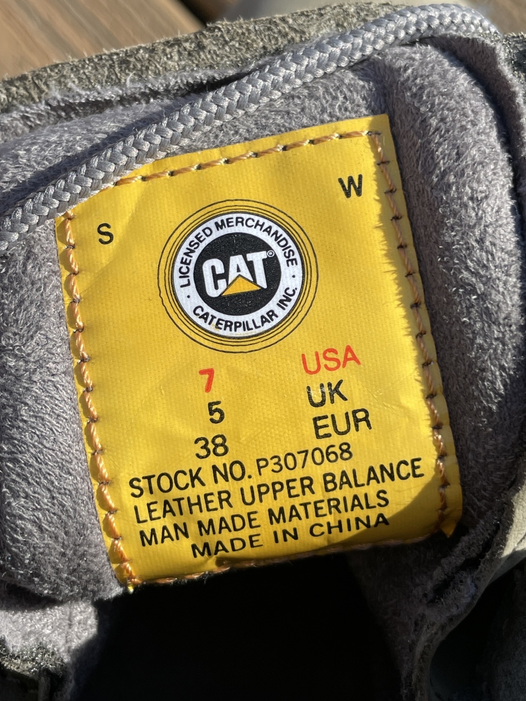 Caterpillar women’s Boots Size 7 - photo 3