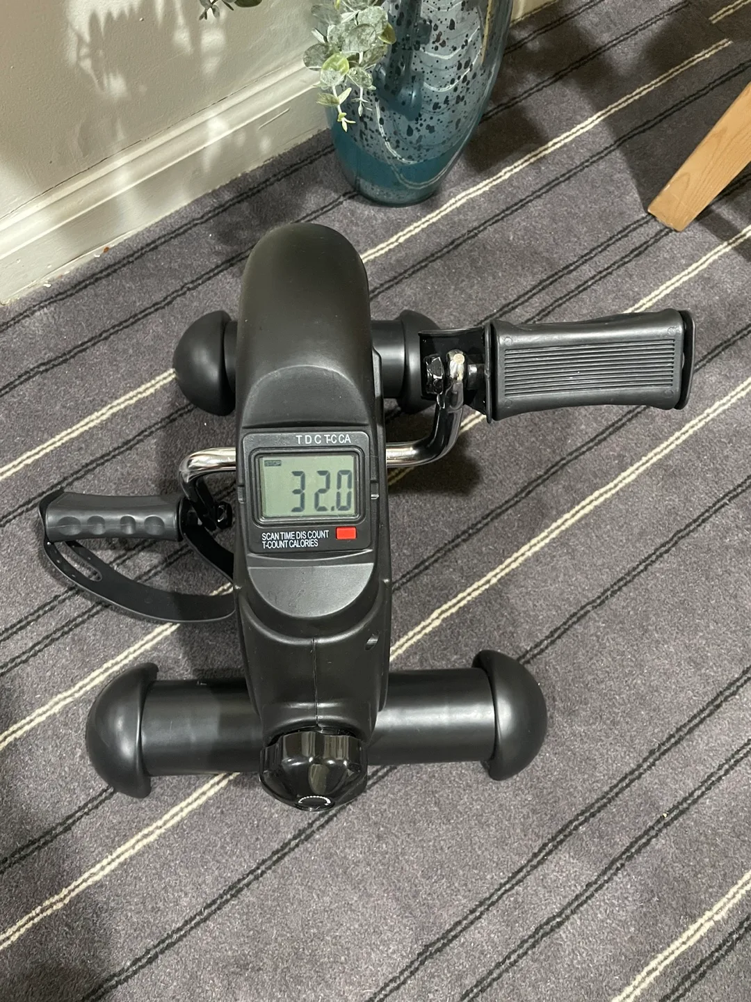 Mini Exercise Bike Pedal Exerciser image indicator(2)