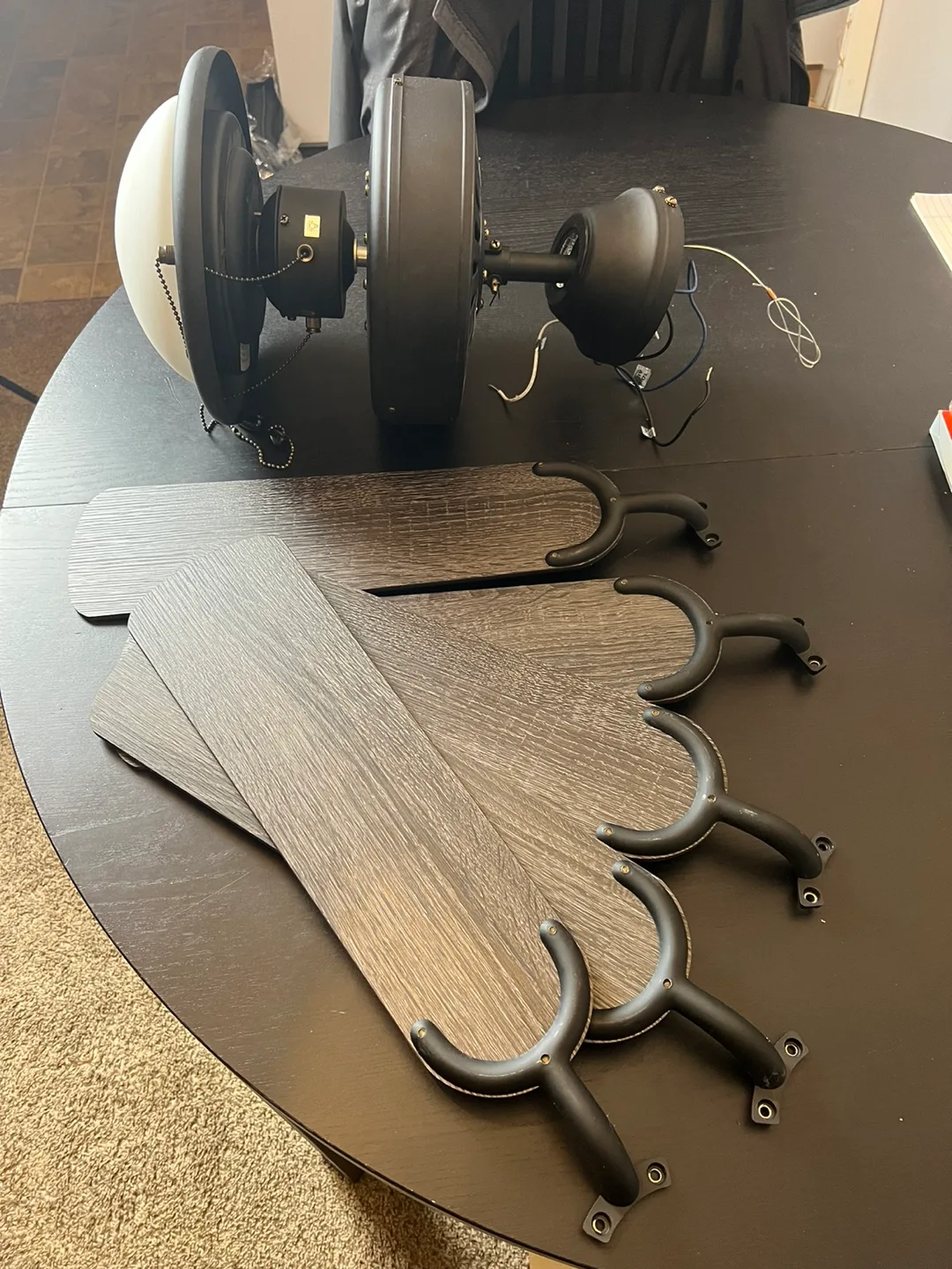 Ceiling Fan with Light Kit image indicator(2)