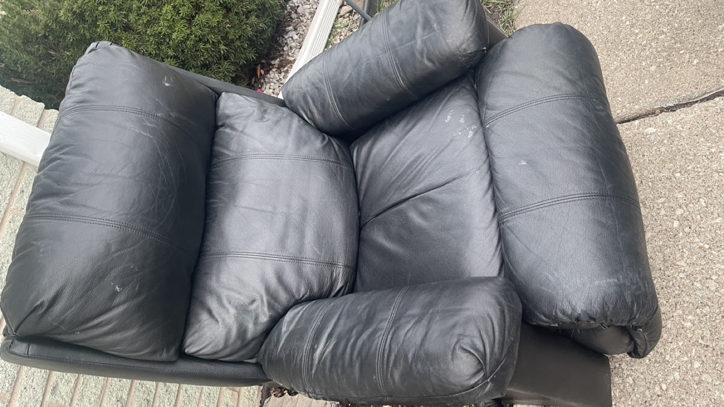 Black Leather Recliner check Mor pictures - photo 3