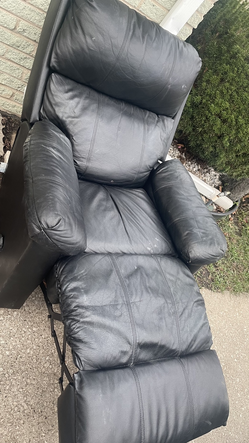 Black Leather Recliner check Mor pictures - photo 2