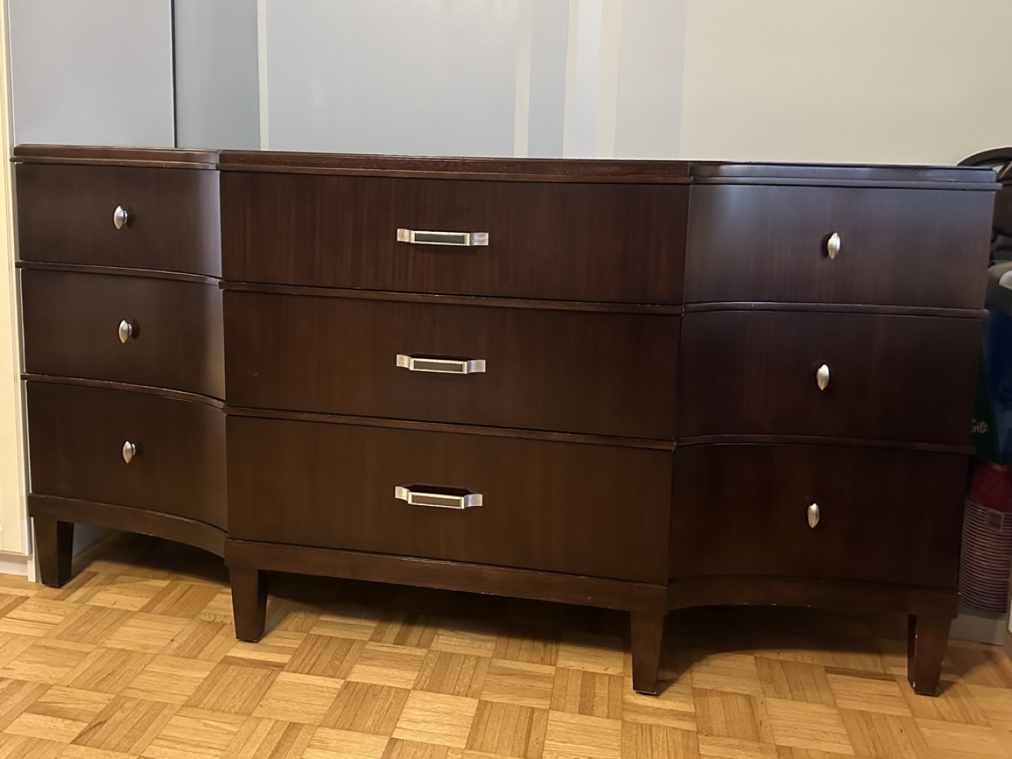High-Quality Wooden Chest of Drawers/Dresser