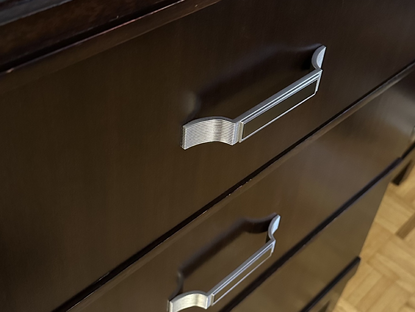 High-Quality Wooden Chest of Drawers/Dresser - photo 3