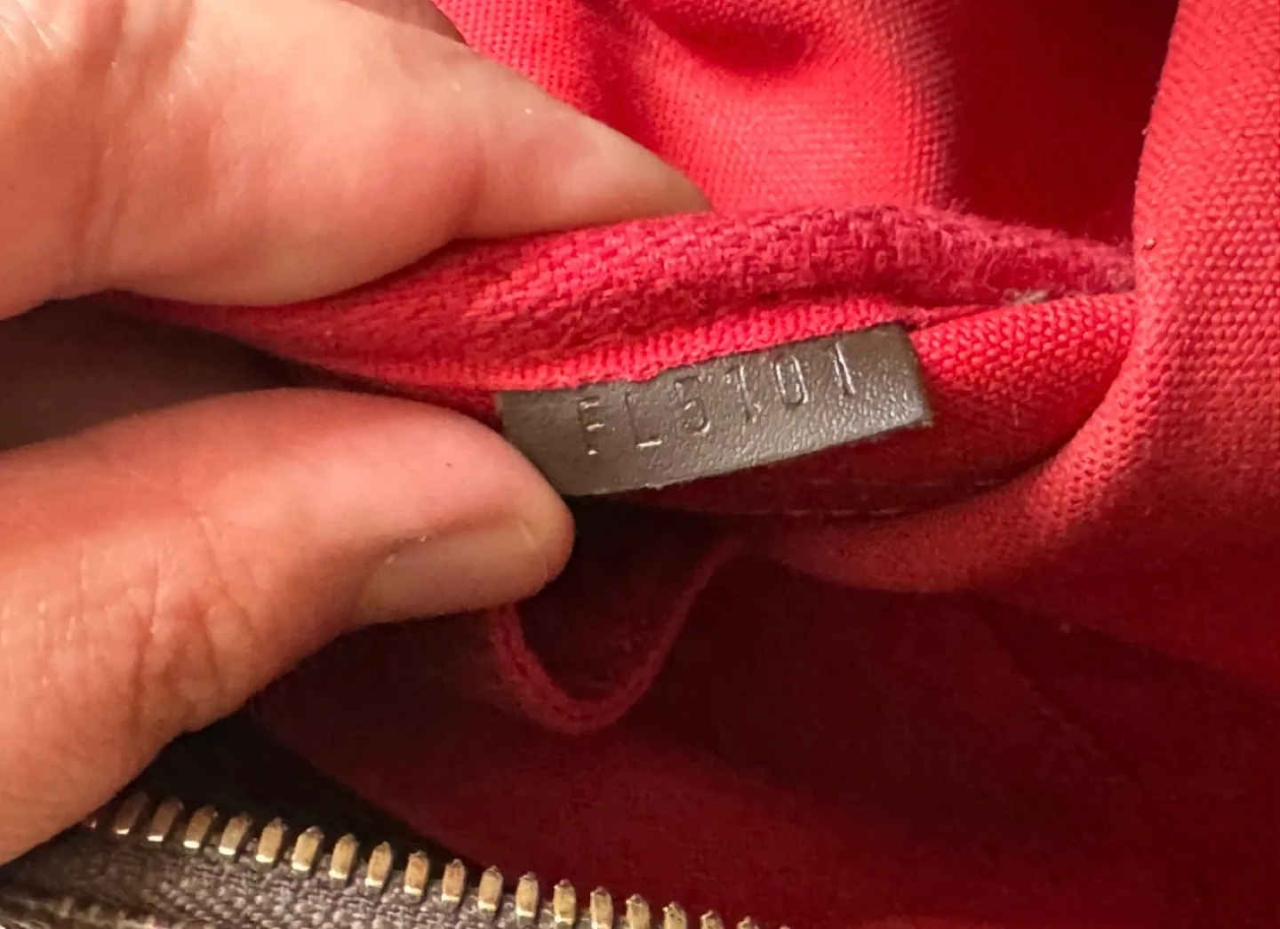 Rivington PM Louis Vuitton Damier Ebene Handbag image indicator(9)