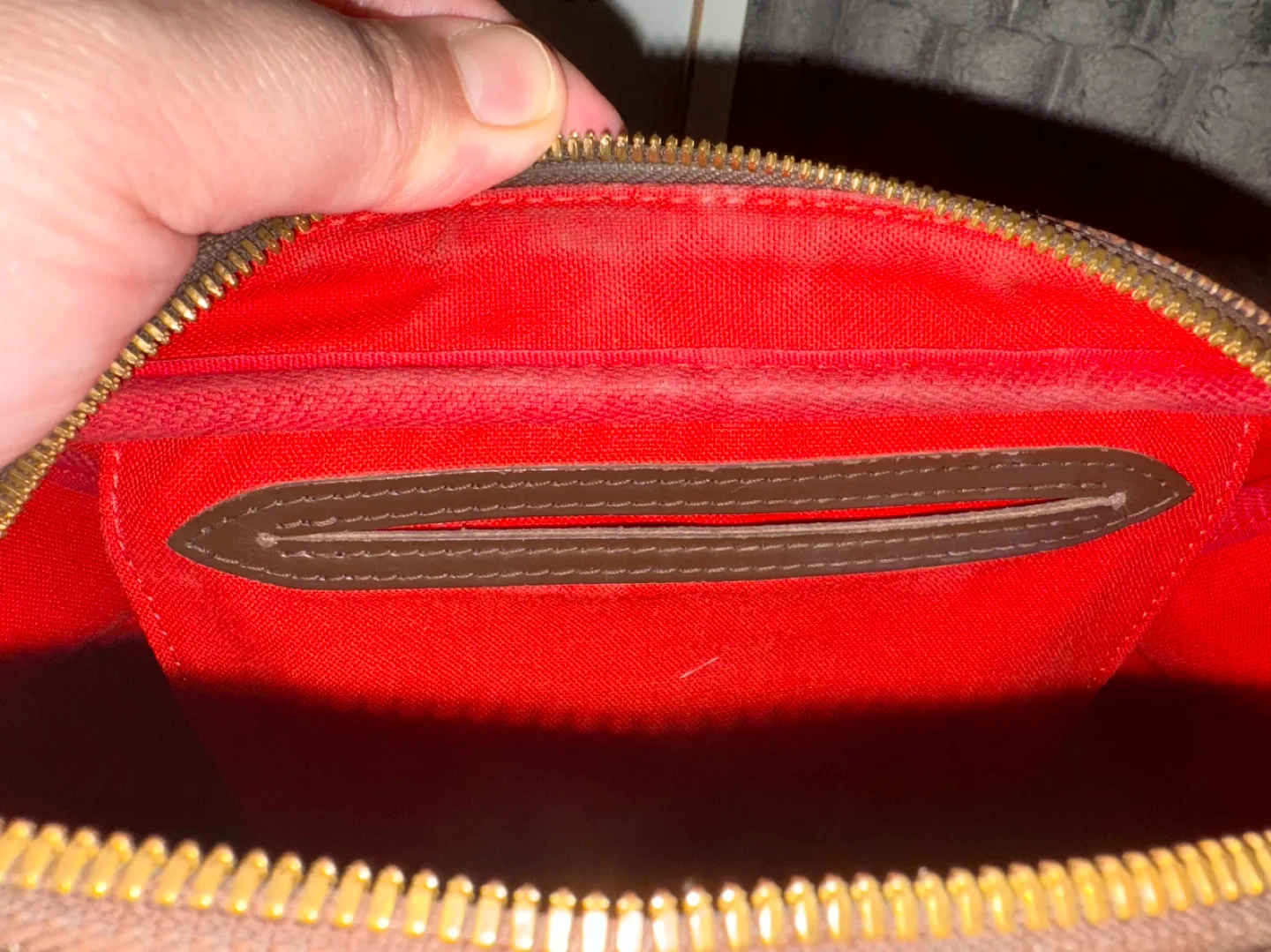 Rivington PM Louis Vuitton Damier Ebene Handbag image indicator(8)